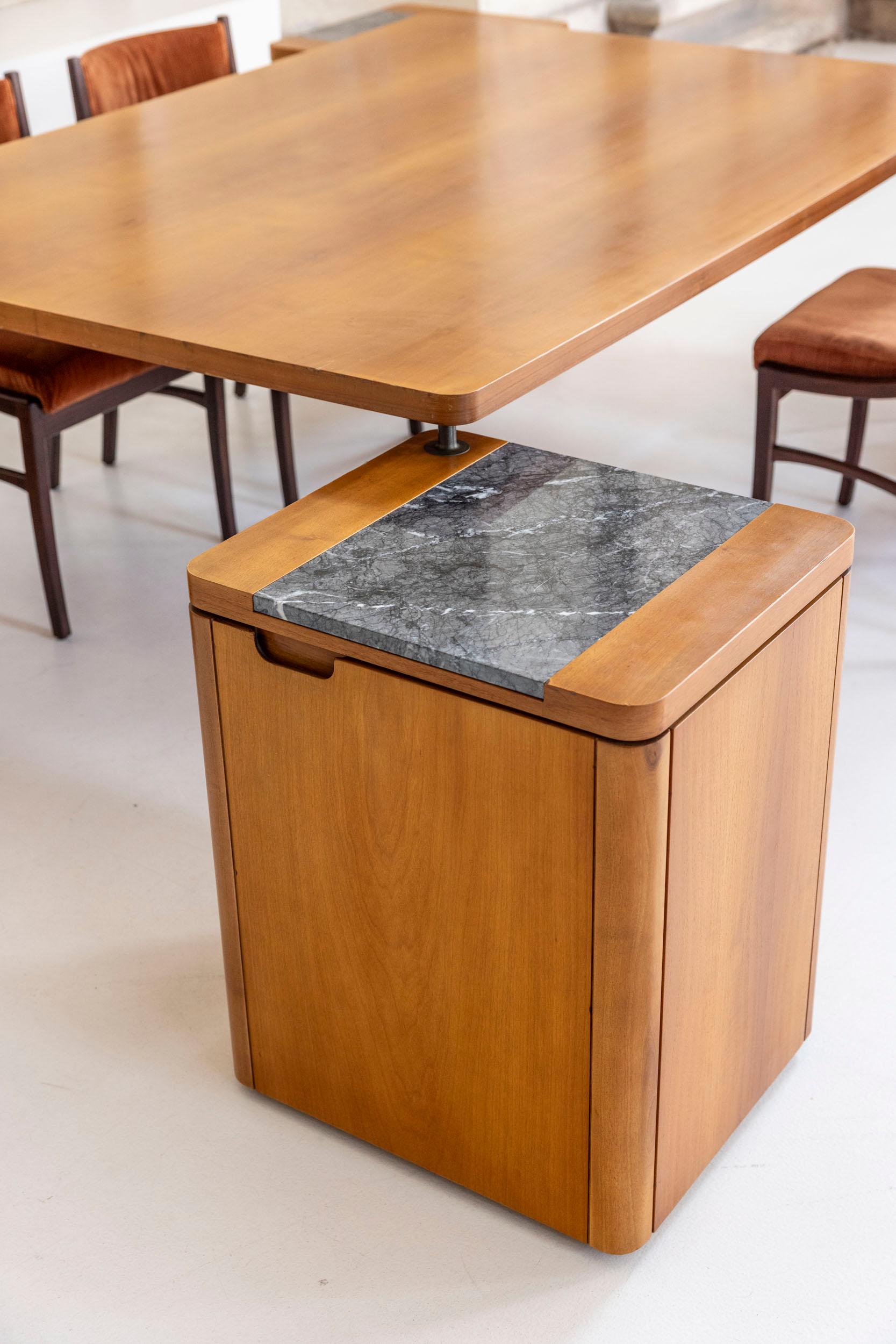 Set of dining table and cabinets by Angelo Mangiarotti For Sale 2
