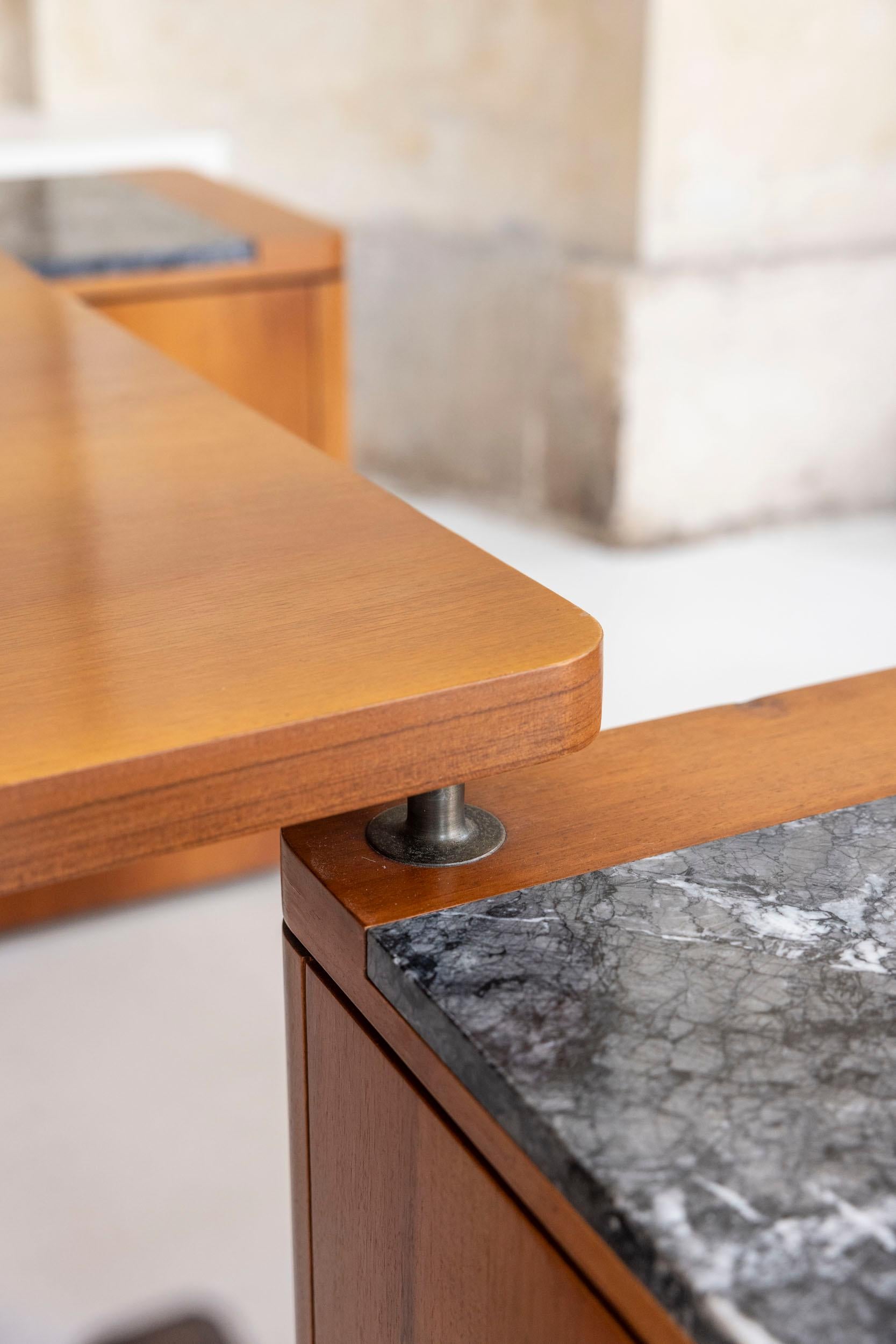 Set of dining table and cabinets by Angelo Mangiarotti For Sale 3