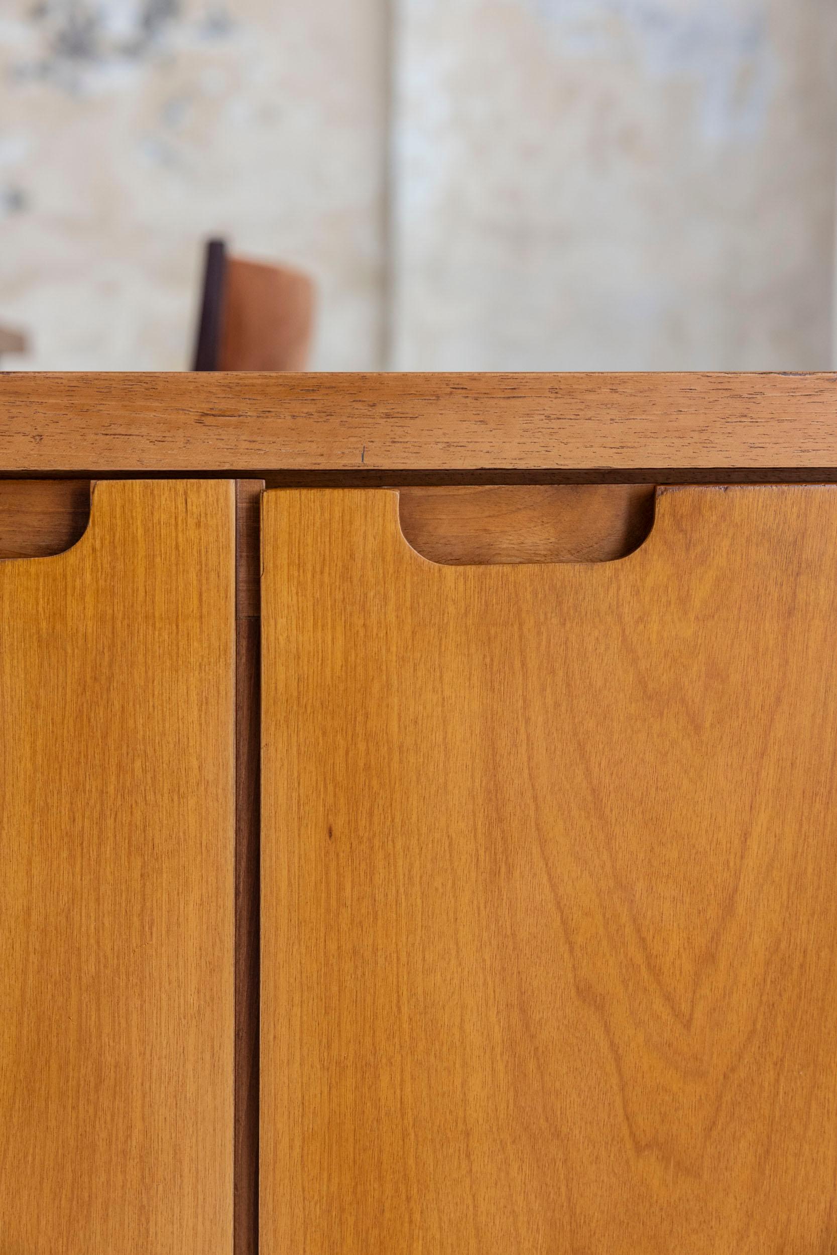 Set of dining table and cabinets by Angelo Mangiarotti For Sale 4