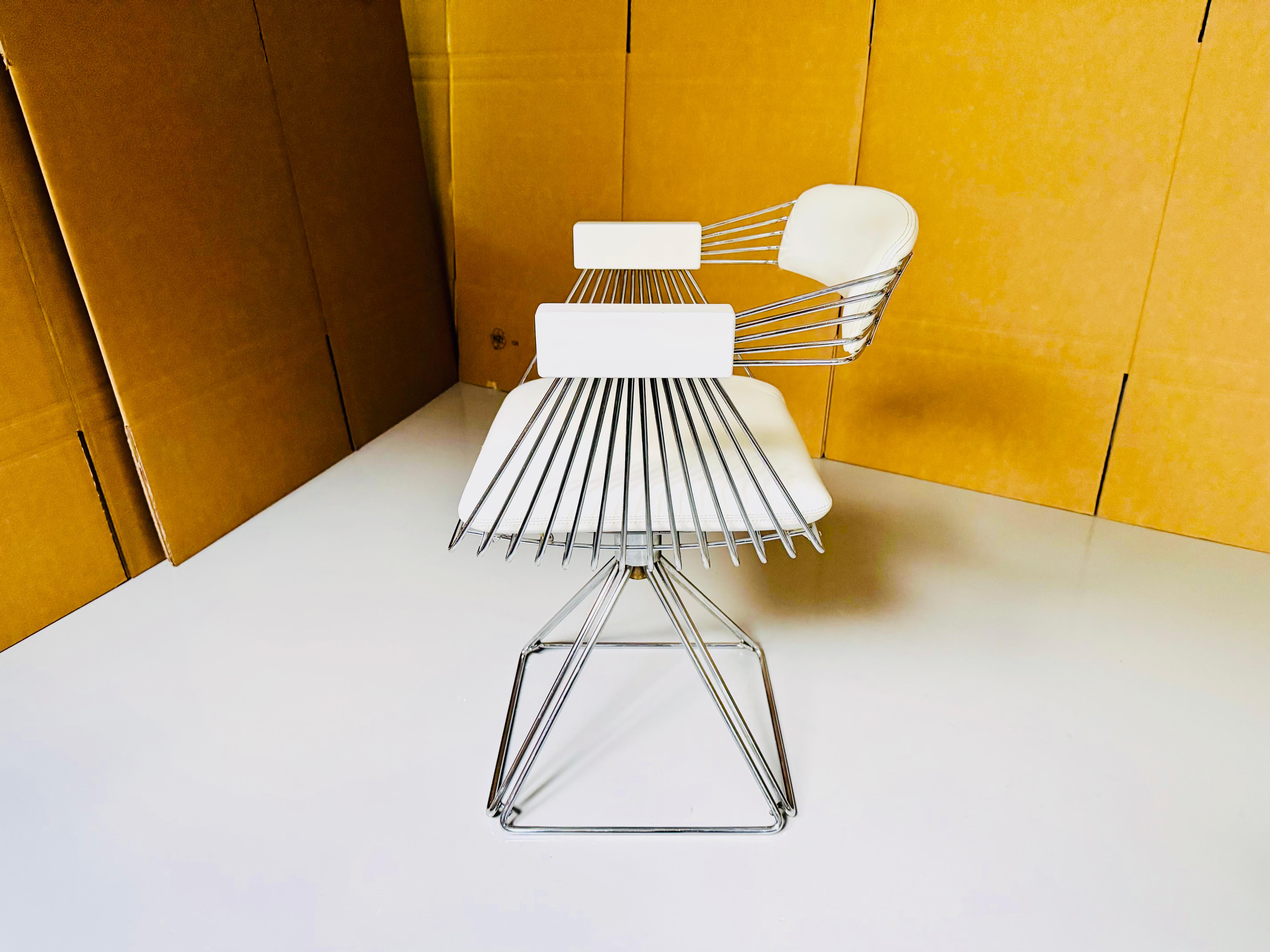 Set of Dining Table with 5 Swivel Wire Chairs by Rudi Verelst for Novalux For Sale 4