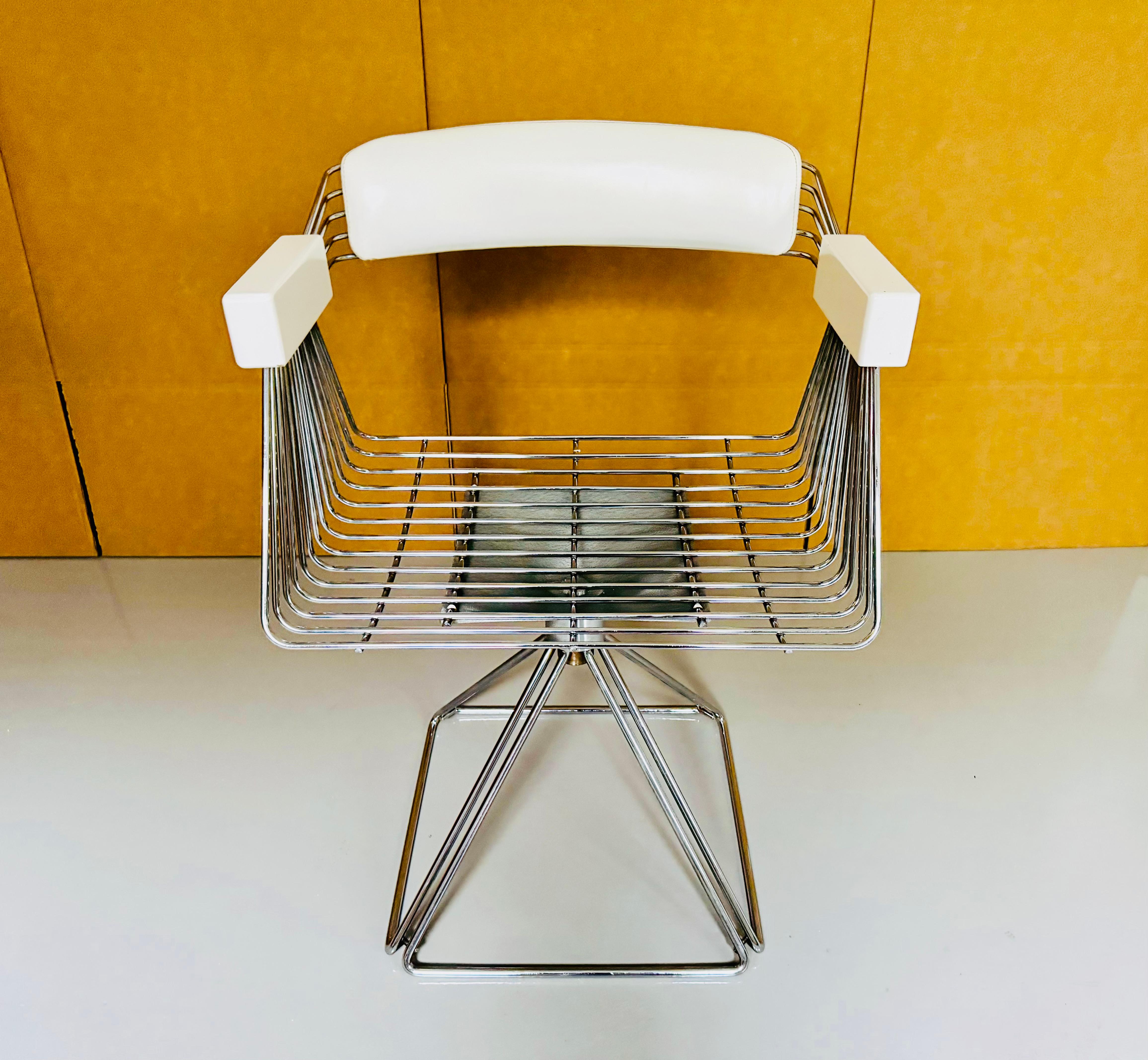 Set of Dining Table with 5 Swivel Wire Chairs by Rudi Verelst for Novalux For Sale 7