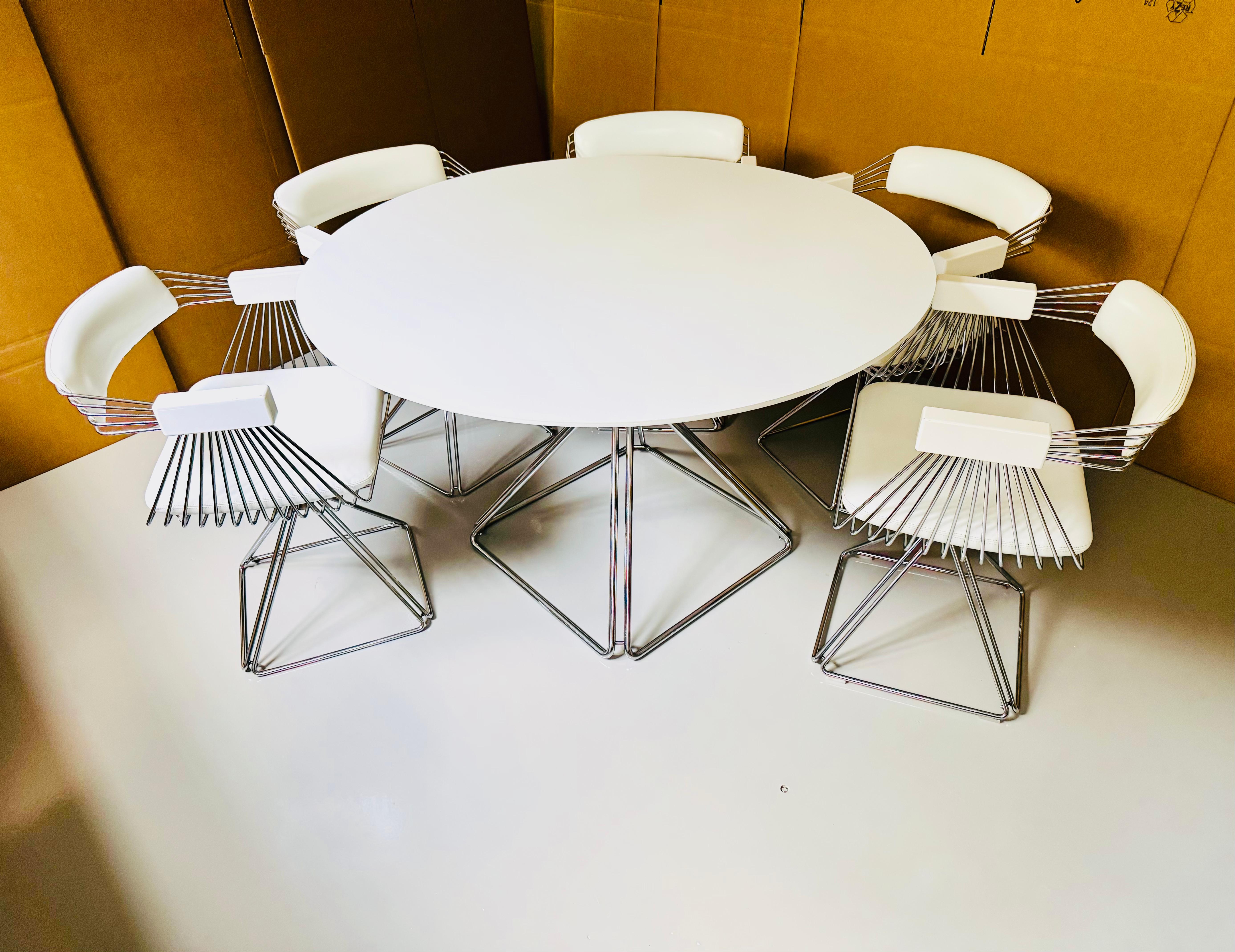 Belgian Set of Dining Table with 5 Swivel Wire Chairs by Rudi Verelst for Novalux For Sale