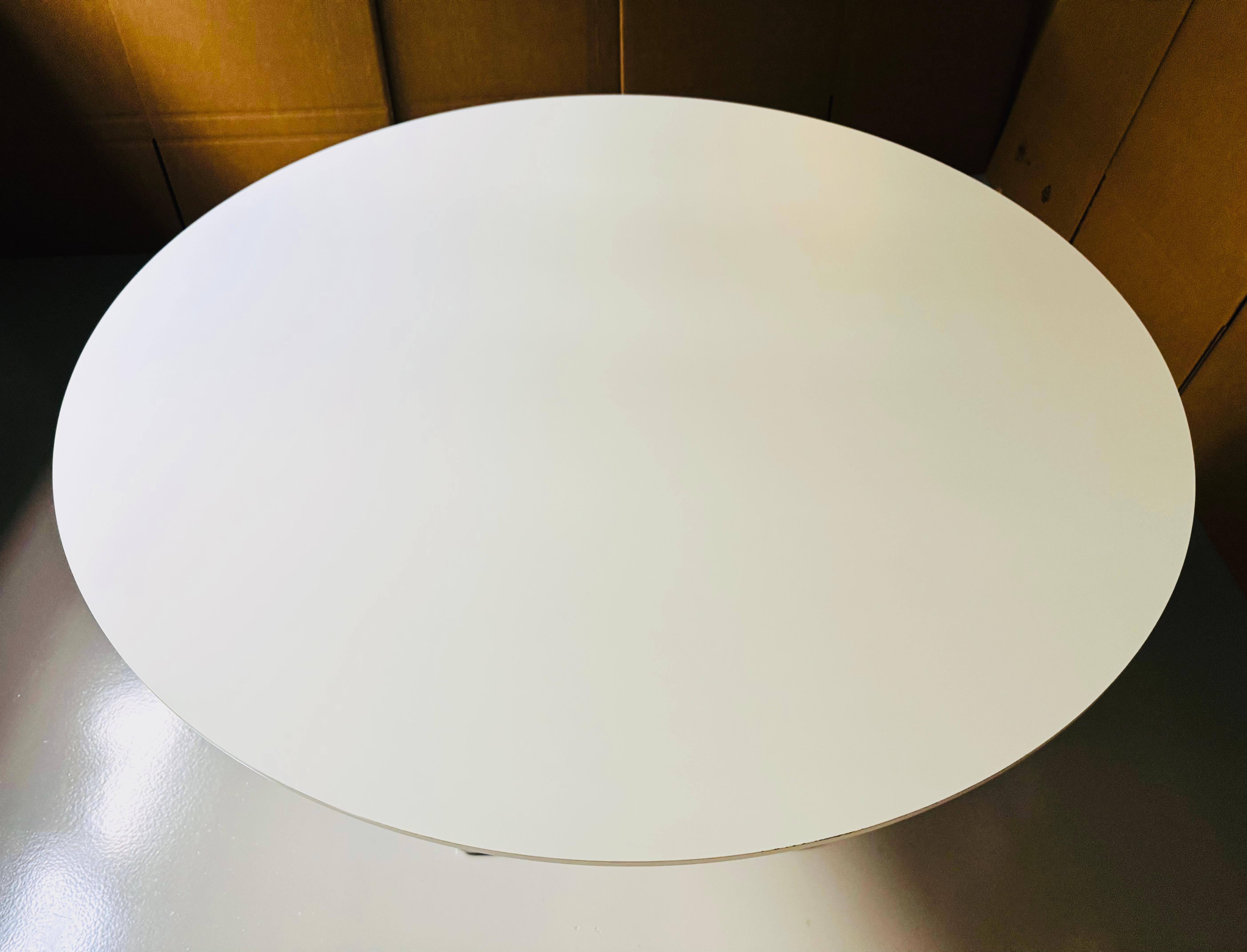 Set of Dining Table with 5 Swivel Wire Chairs by Rudi Verelst for Novalux For Sale 1