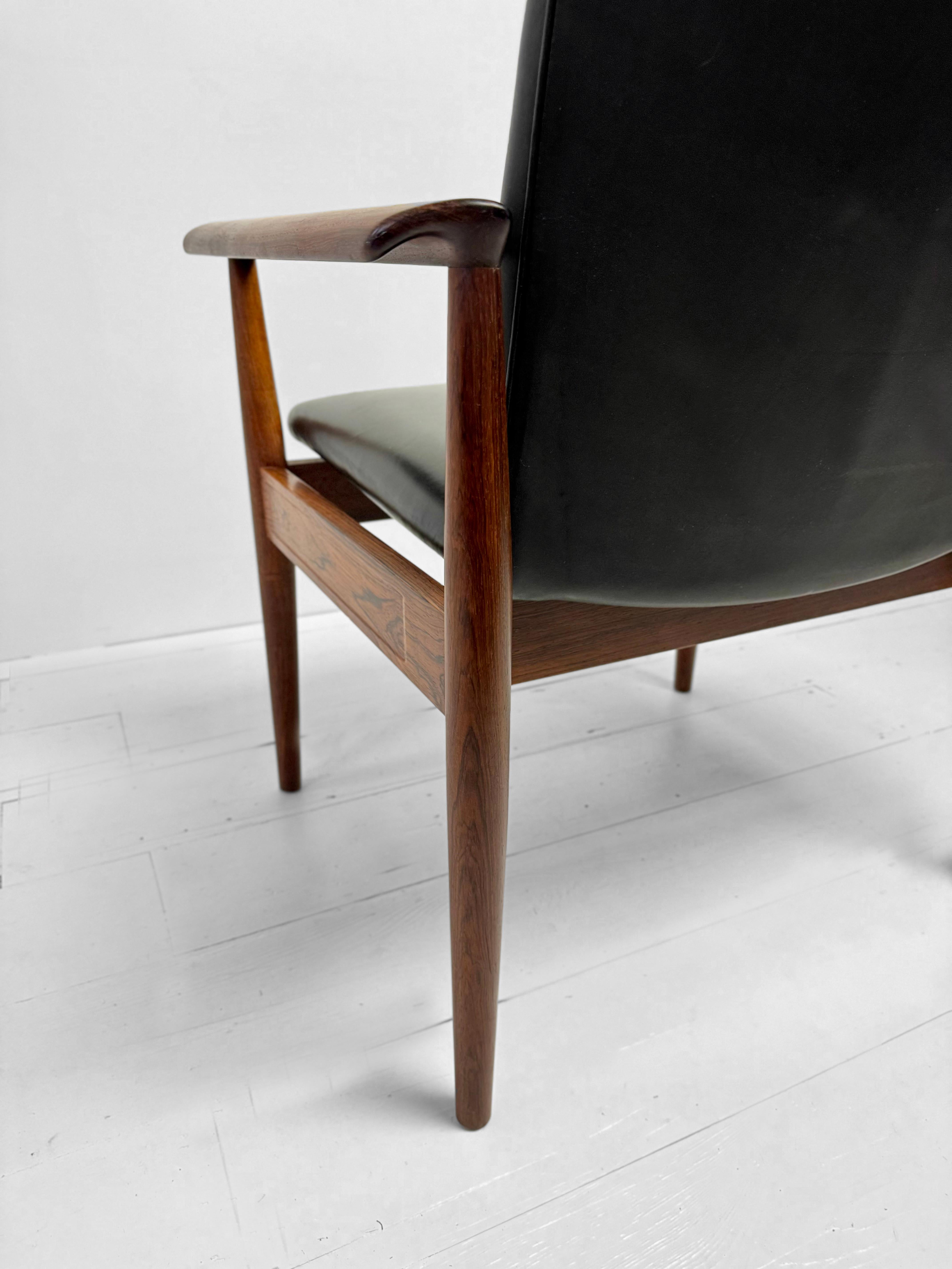 Ensemble de fauteuils Diplomat en bois de rose et cuir par Finn Juhl, Danemark c.I.C. en vente 5