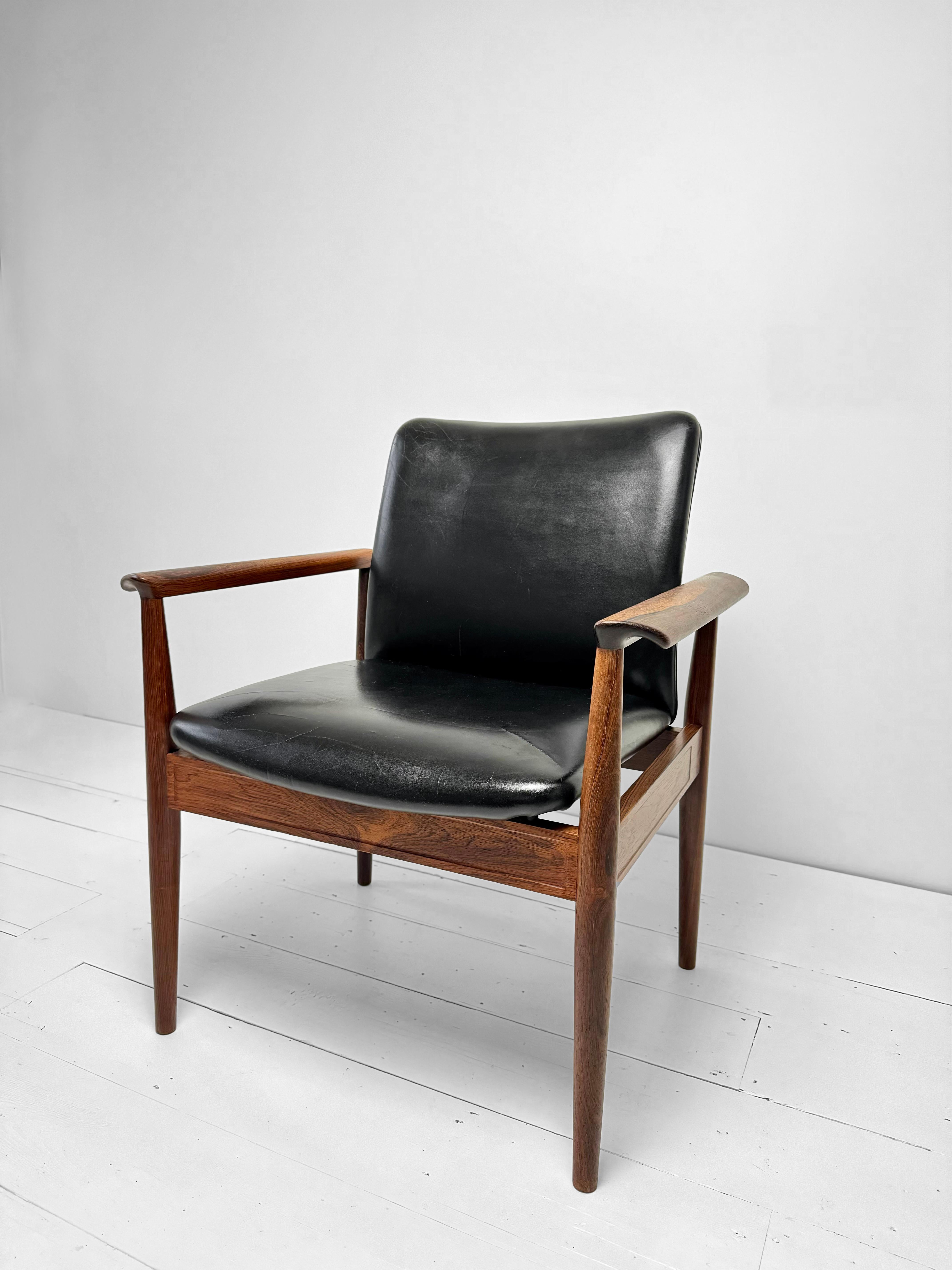 Ensemble de fauteuils Diplomat en bois de rose et cuir par Finn Juhl, Danemark c.I.C. en vente 1
