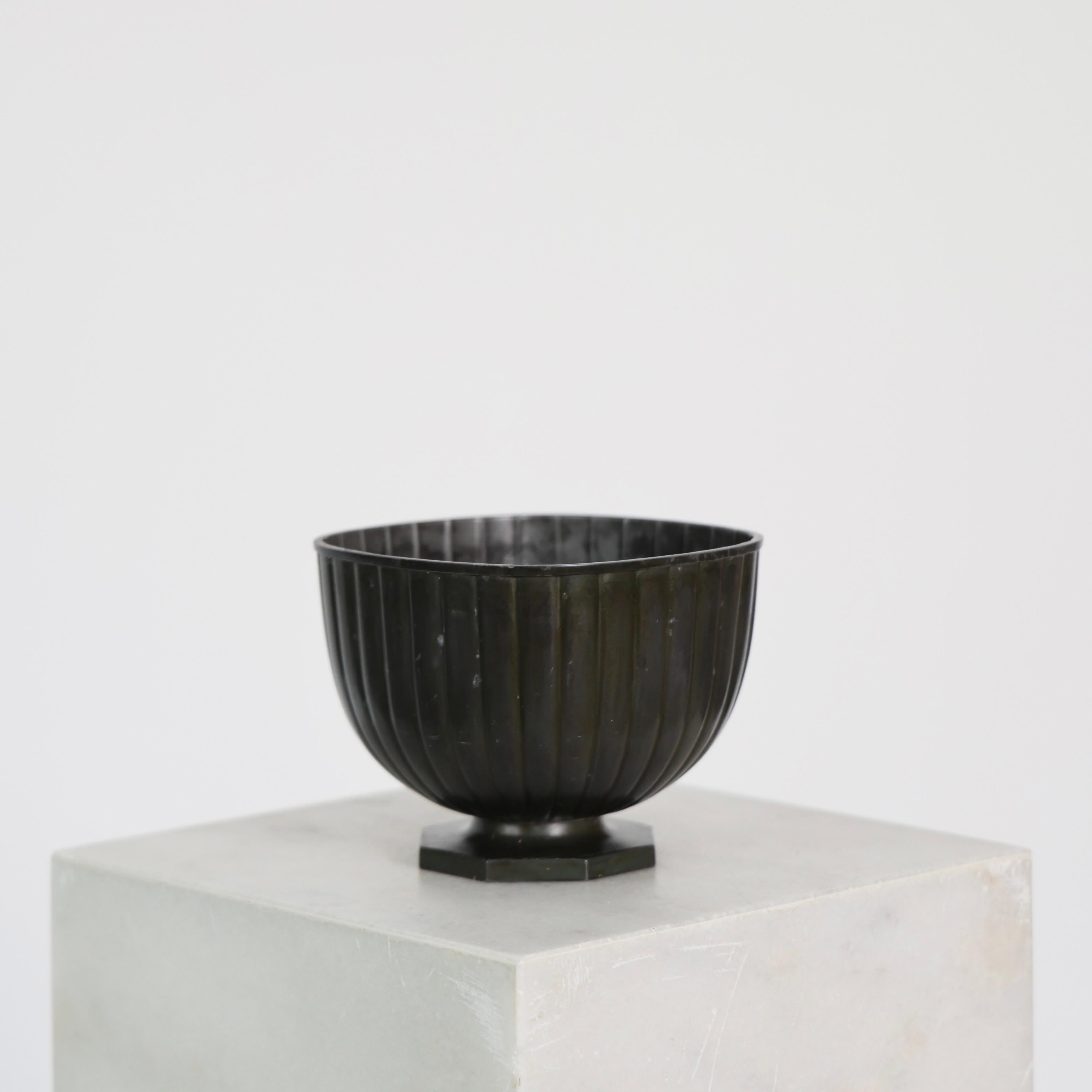 Set of Diskometal Flowerpots by Just Andersen, 1930s, Denmark For Sale 4