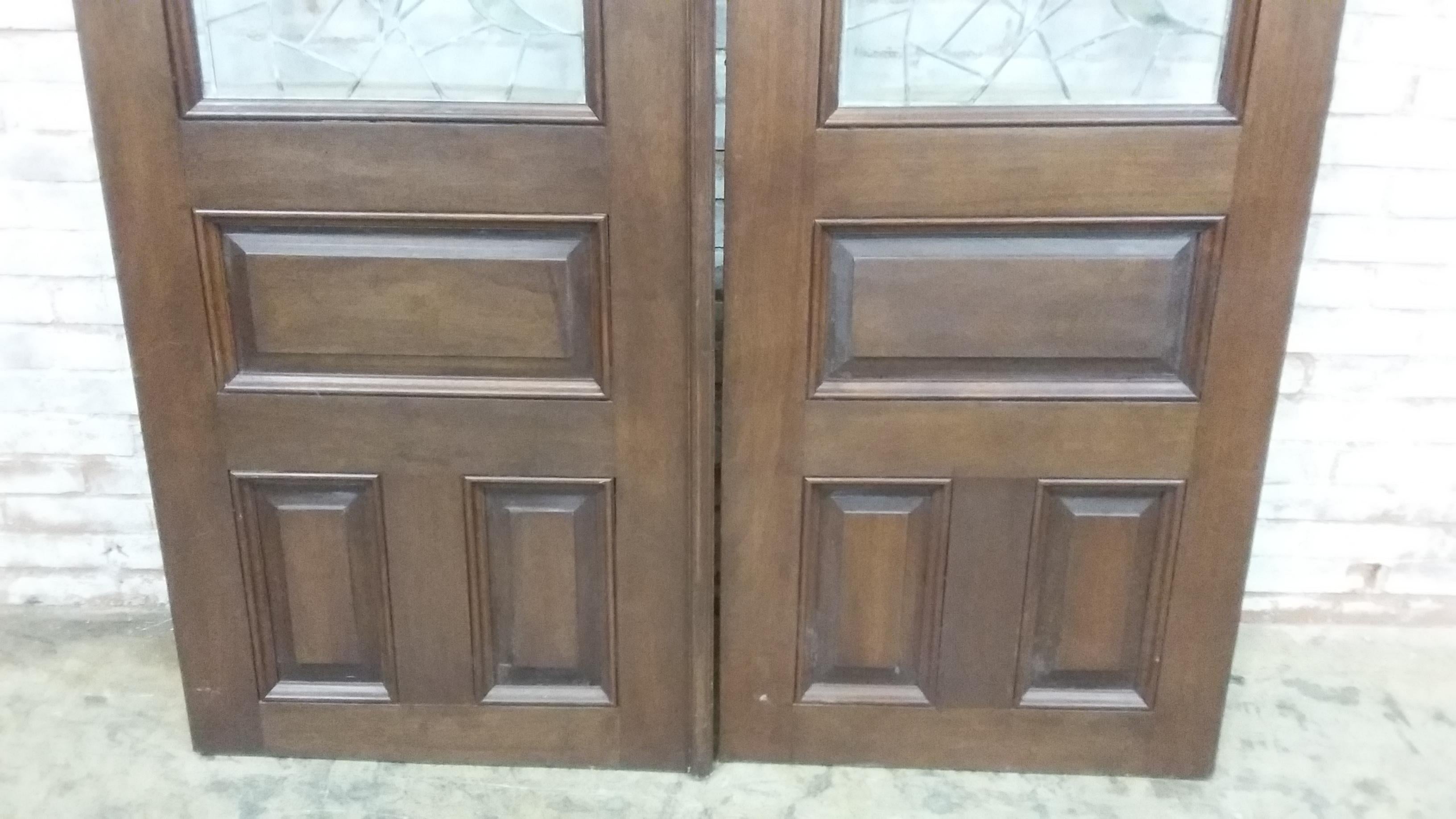 Pair of Mahogany Doors with Antique 19th Century Stained-Glass Panels In Good Condition In Stamford, CT