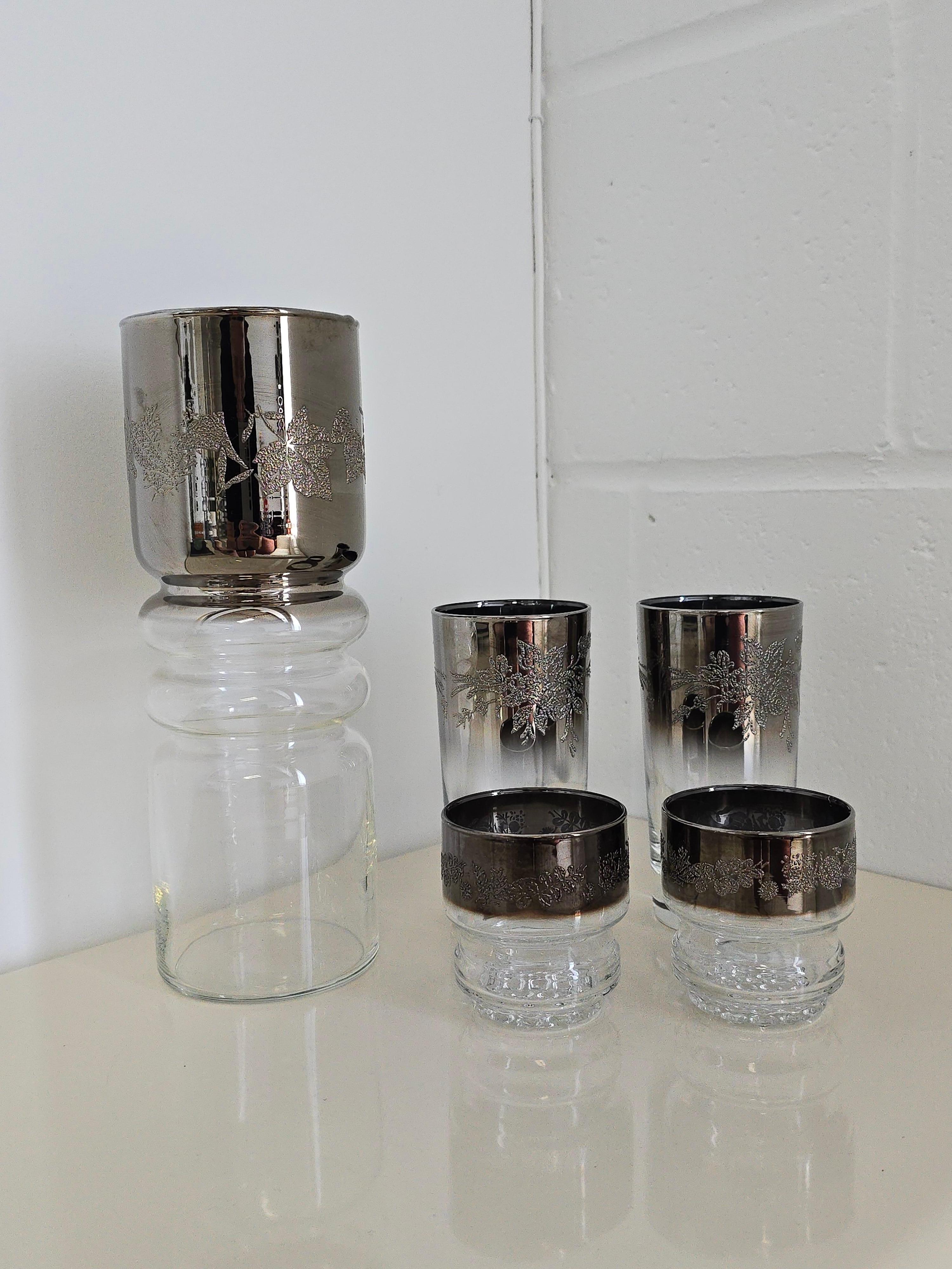 Other Set of Dorothy Thorpe Glassware With Pitcher and Glass For Sale
