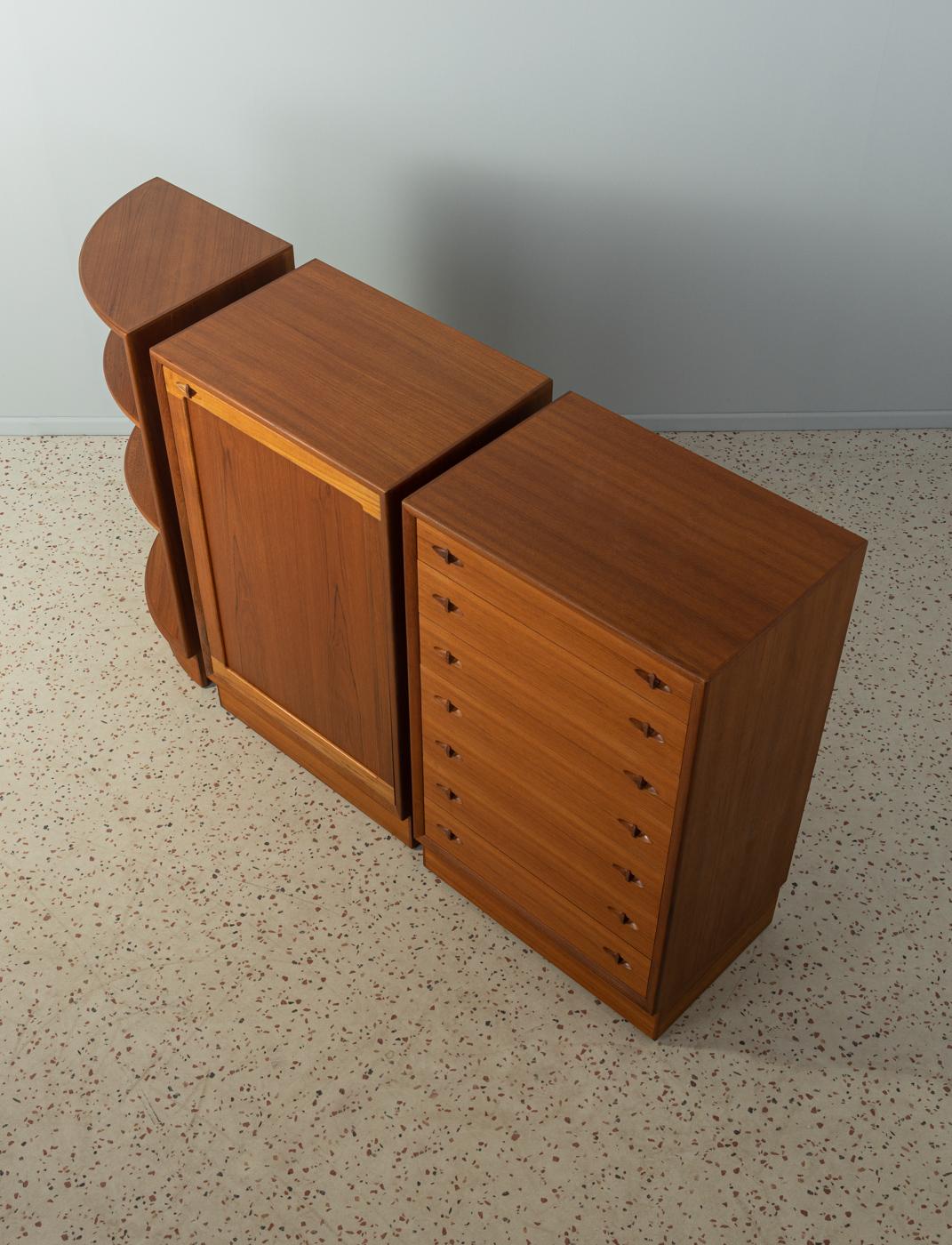 Set of Dressers by Bramin from 1960s with Corner Shelf In Good Condition For Sale In Neuss, NW