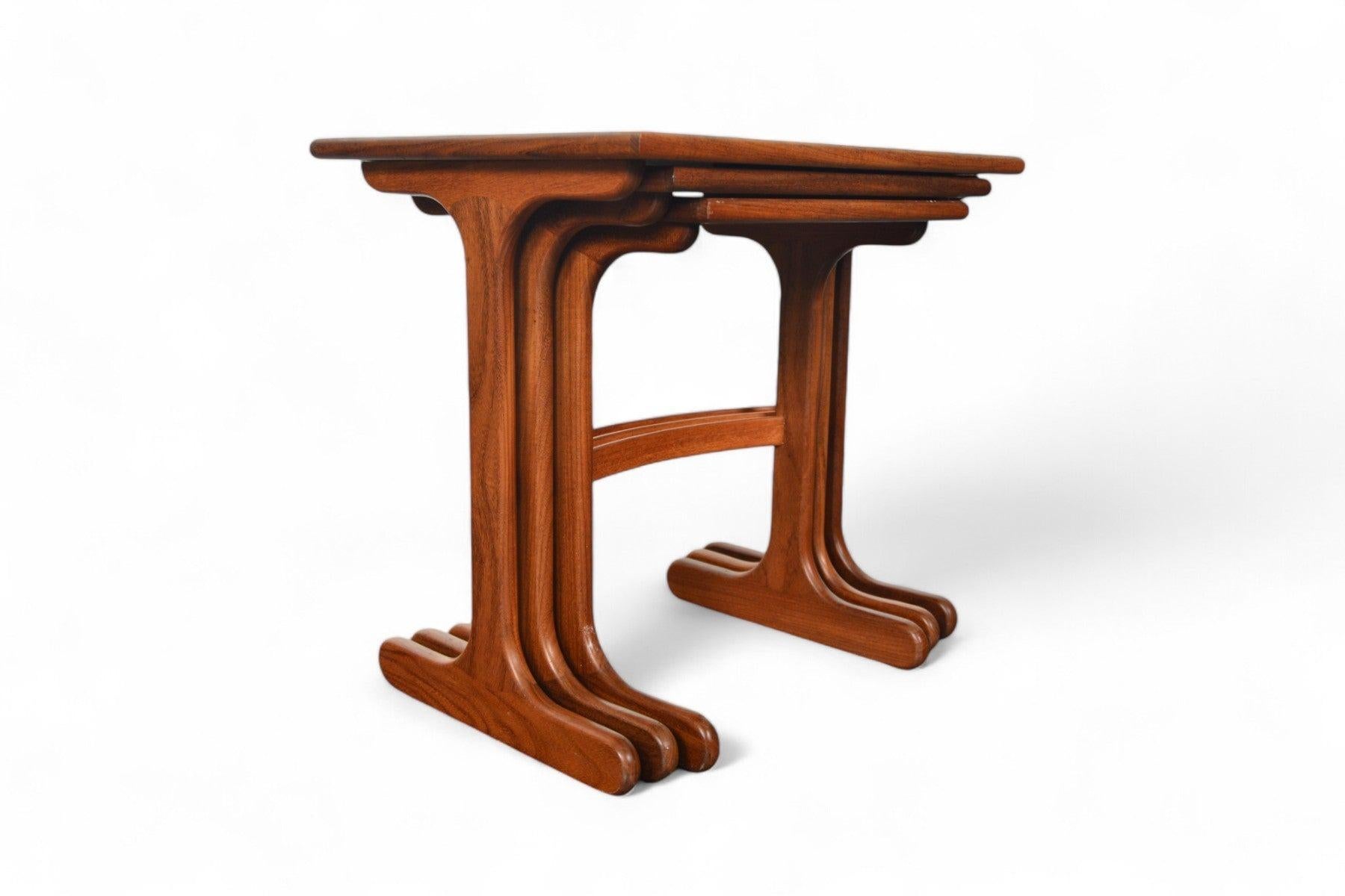 Set of Duck Foot Modern Nesting Tables in Teak For Sale 1
