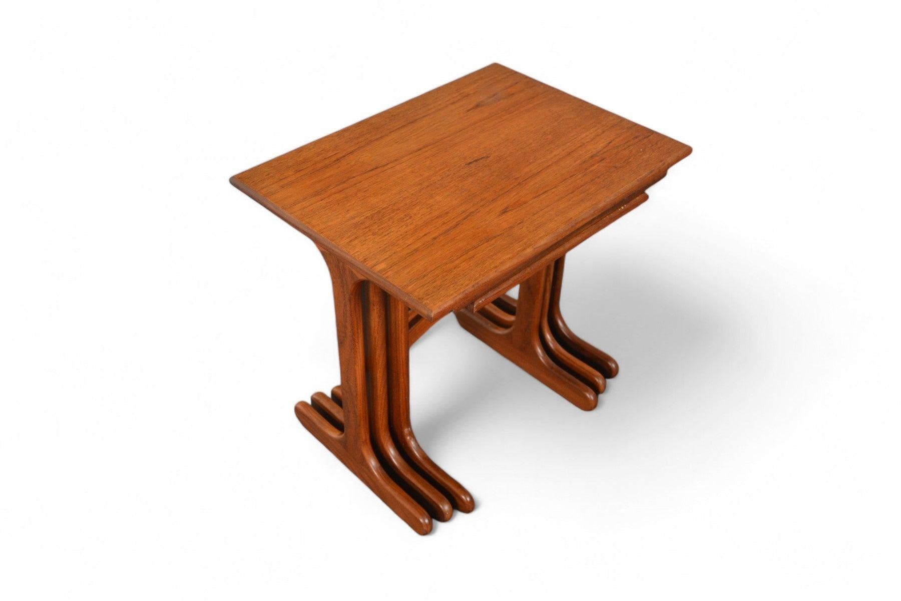 Set of Duck Foot Modern Nesting Tables in Teak For Sale 2