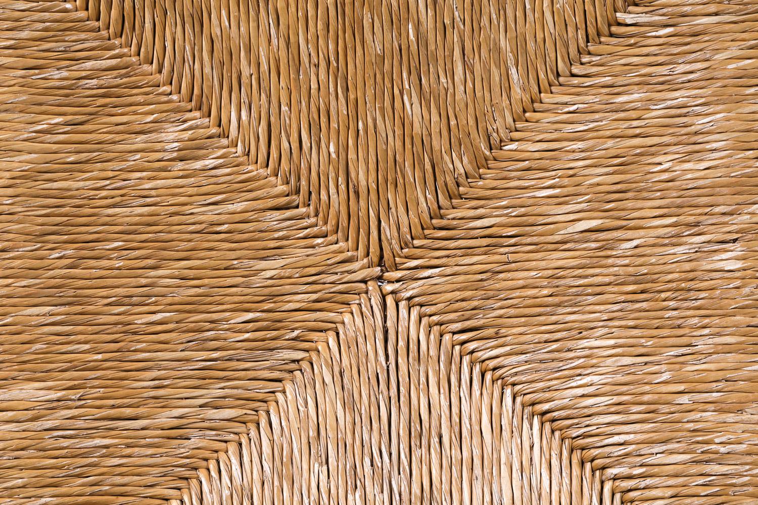 Set di sedie da pranzo brutaliste in Oak Oak e giunco, CIRCA 1960 in vendita 4