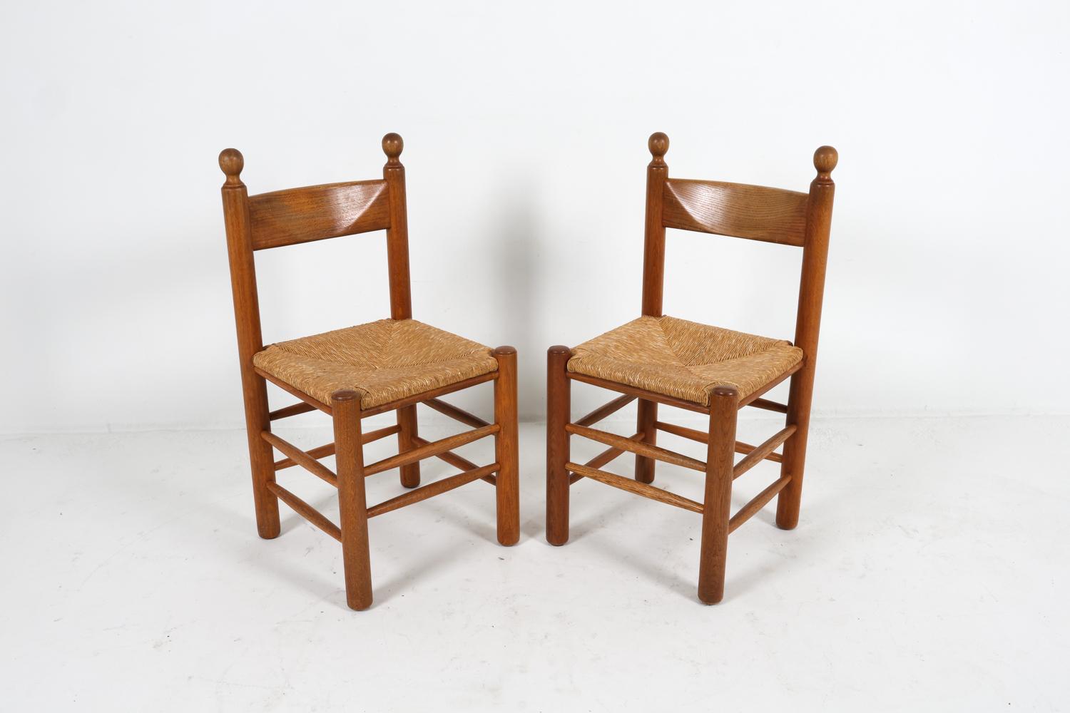 Brutalismo Set di sedie da pranzo brutaliste in Oak Oak e giunco, CIRCA 1960 in vendita