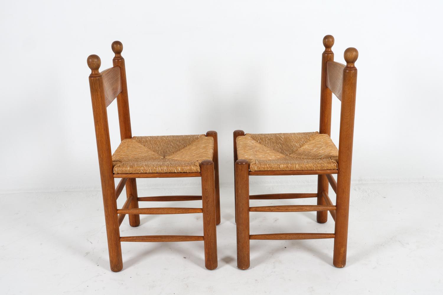 Olandese Set di sedie da pranzo brutaliste in Oak Oak e giunco, CIRCA 1960 in vendita