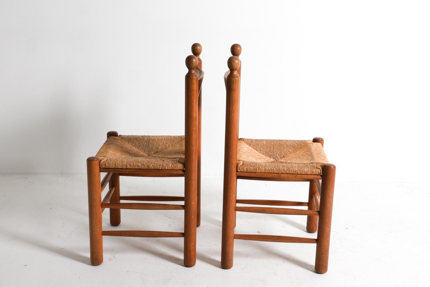 XX secolo Set di sedie da pranzo brutaliste in Oak Oak e giunco, CIRCA 1960 in vendita