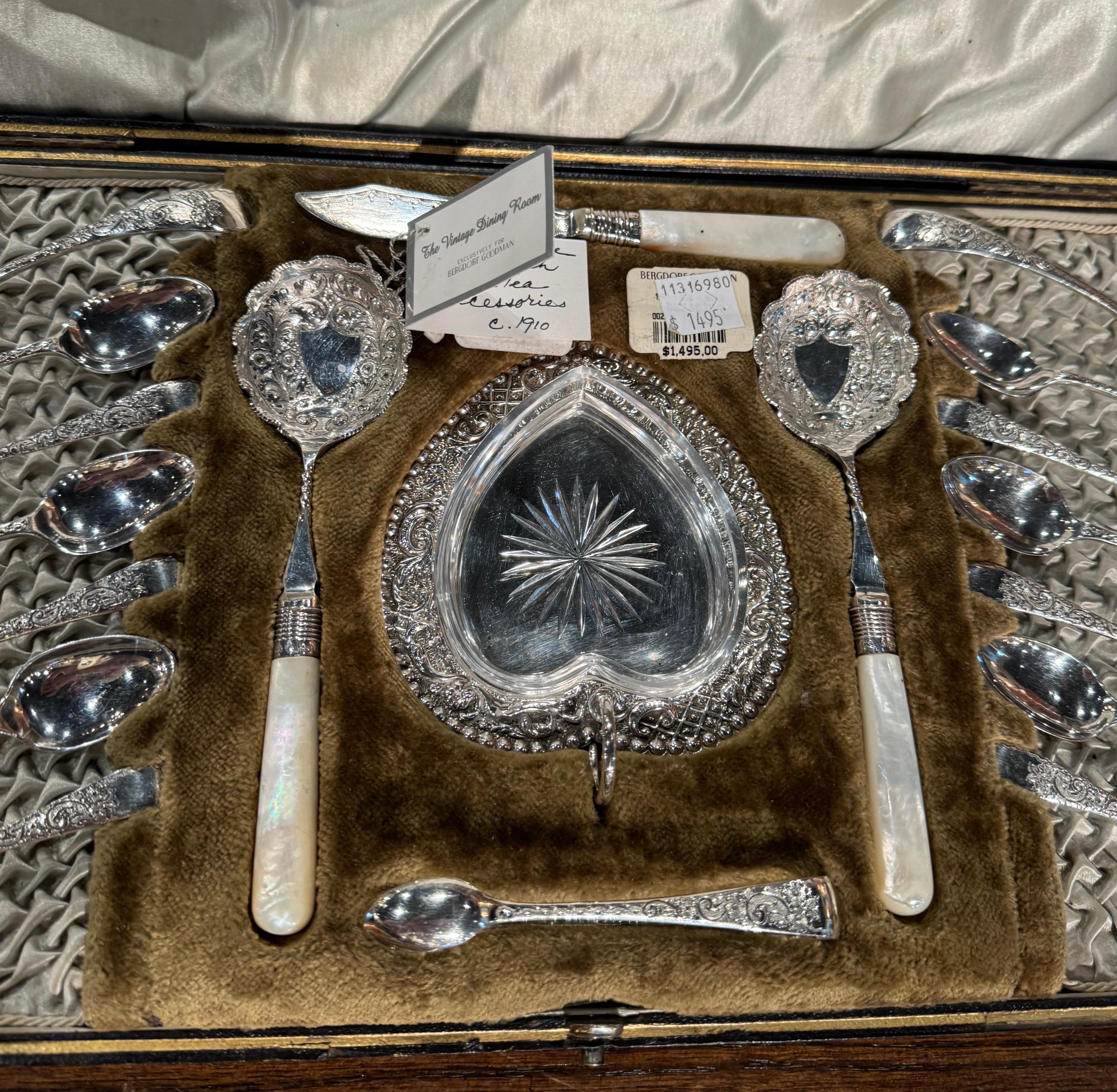 Set von silbernem Teezubehör des frühen 20. Jahrhunderts mit Originalverpackung im Angebot 3