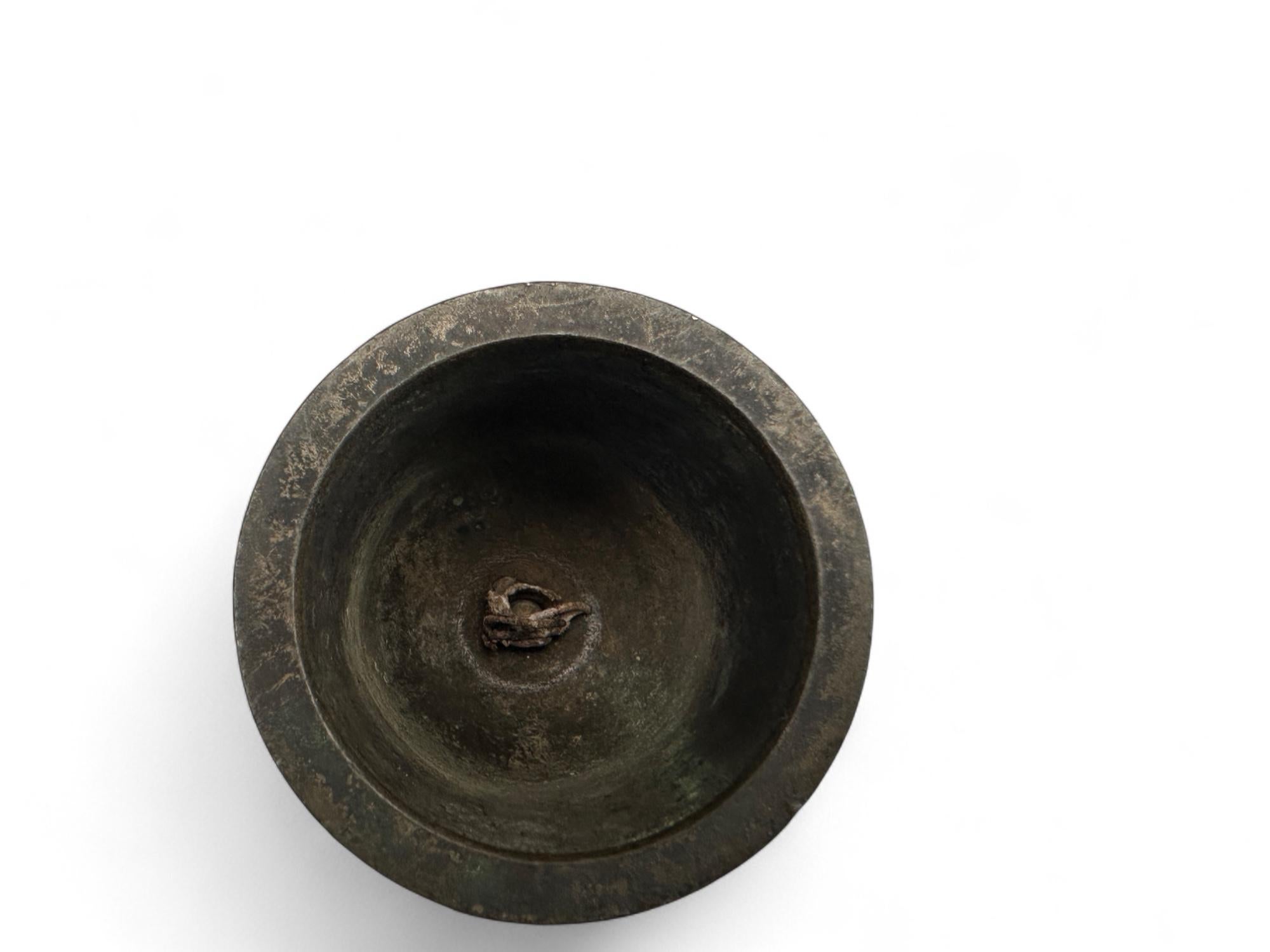 Set di oggetti buddisti del primo periodo Edo  strumenti rituali di bronzo - Vajra a cinque punte in vendita 7
