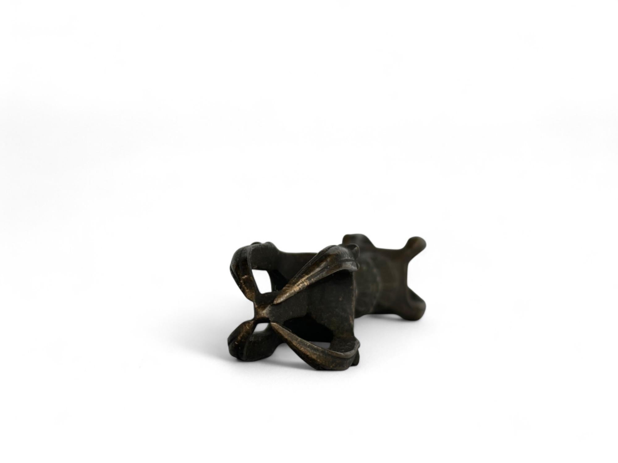 Set di oggetti buddisti del primo periodo Edo  strumenti rituali di bronzo - Vajra a cinque punte in vendita 14