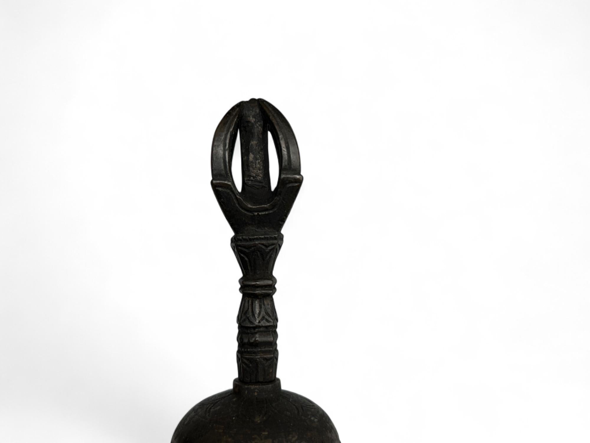 XVII secolo Set di oggetti buddisti del primo periodo Edo  strumenti rituali di bronzo - Vajra a cinque punte in vendita