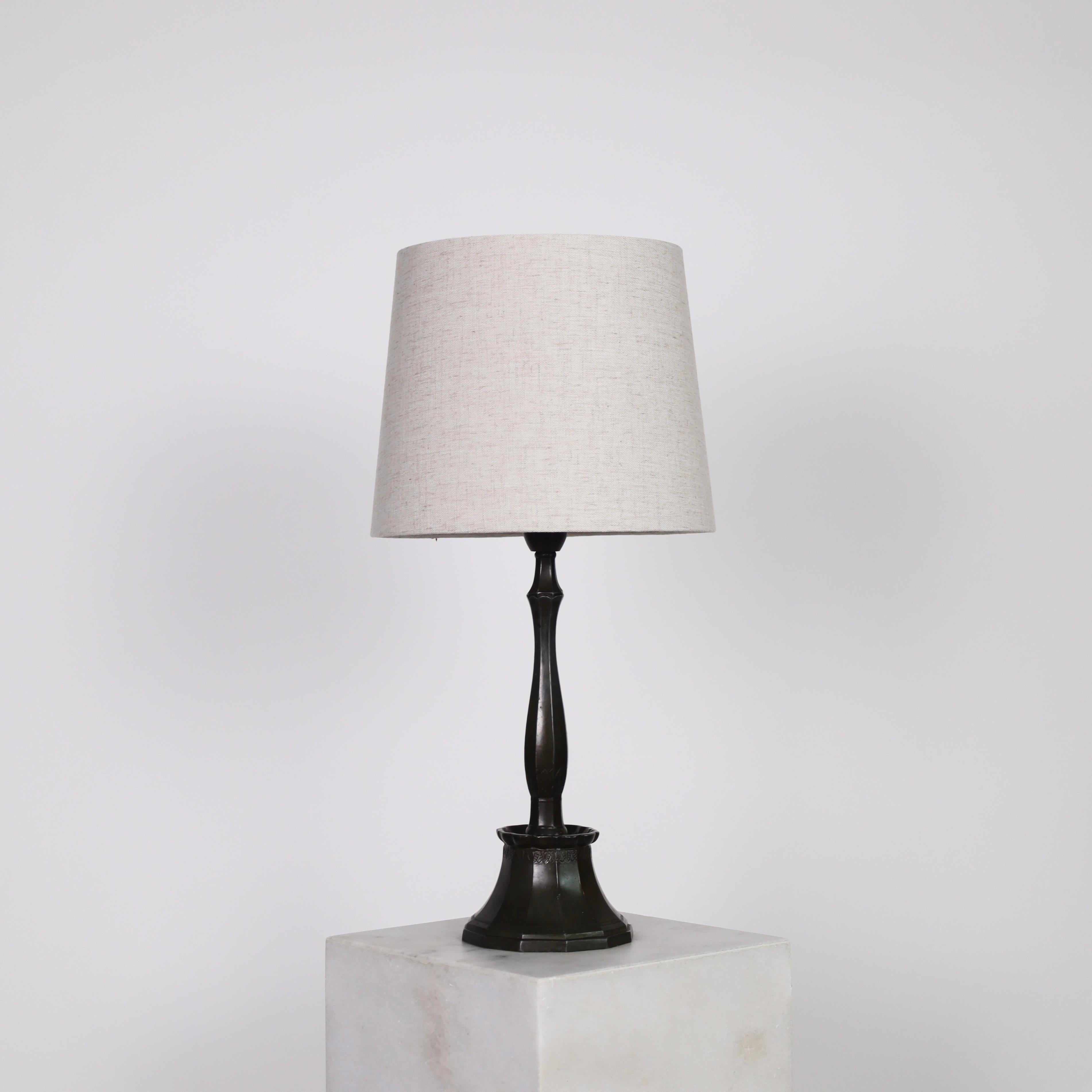 Ensemble de lampes de table Just Andersen, années 1920, Danemark en vente 10