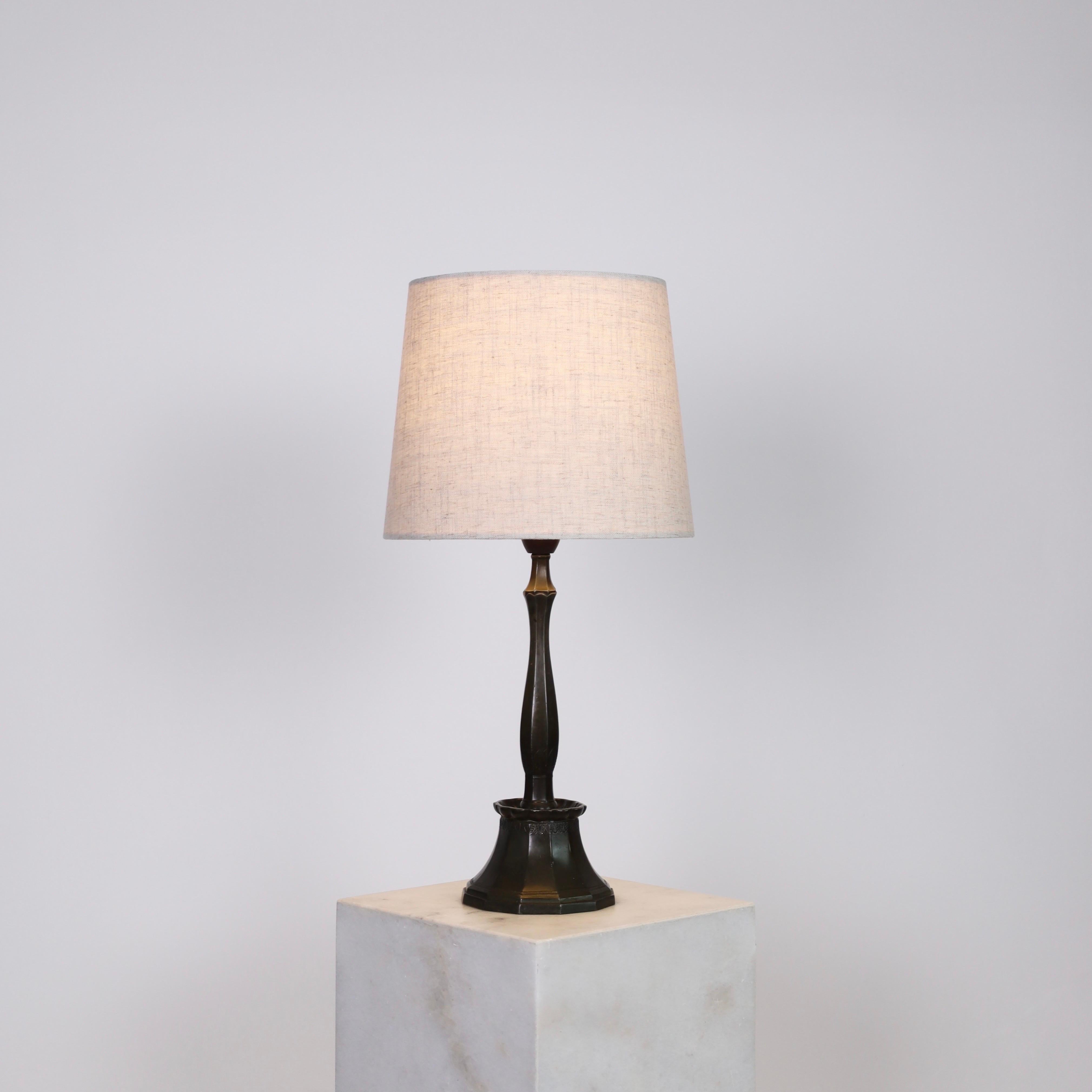Ensemble de lampes de table Just Andersen, années 1920, Danemark en vente 11