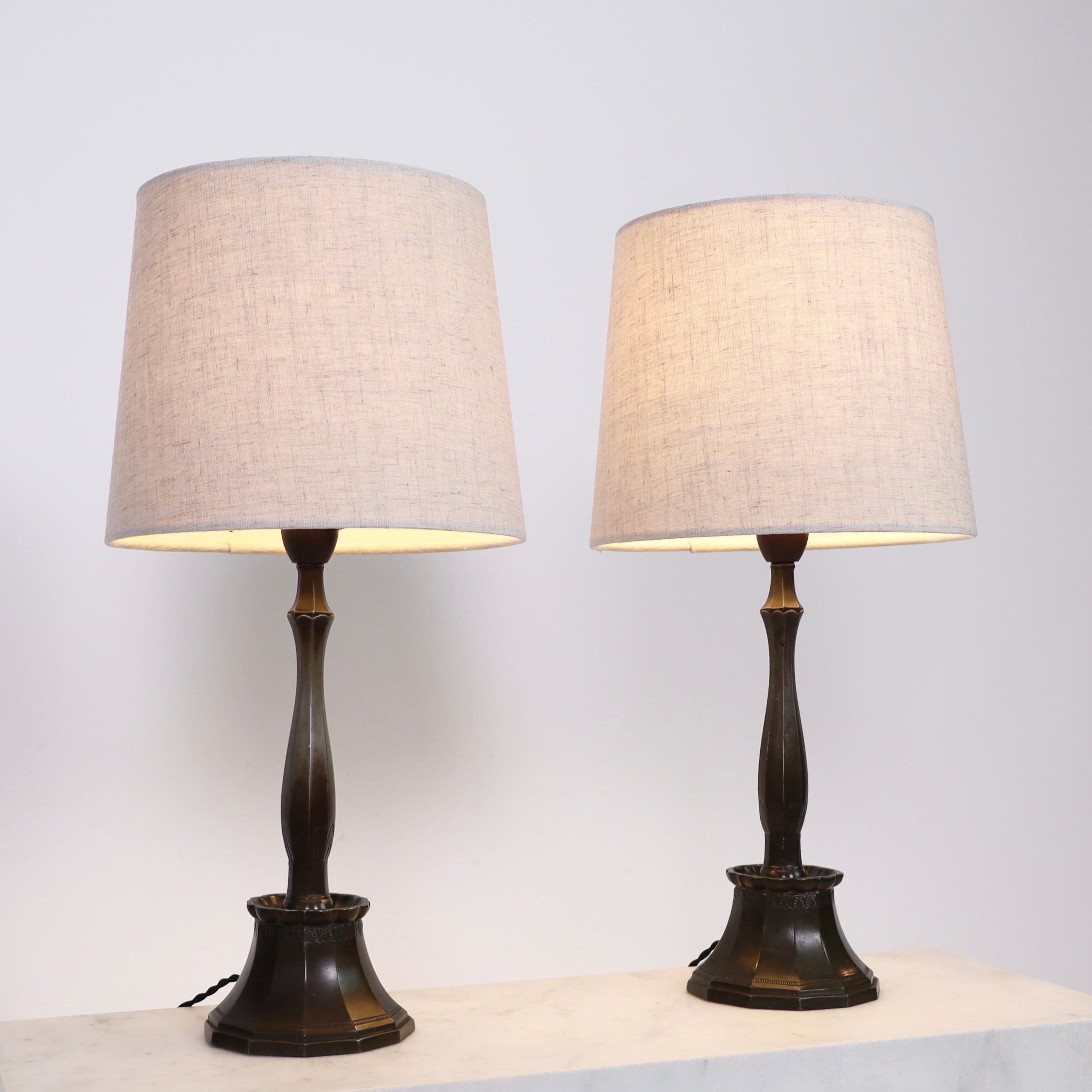 Début du 20ème siècle Ensemble de lampes de table Just Andersen, années 1920, Danemark en vente