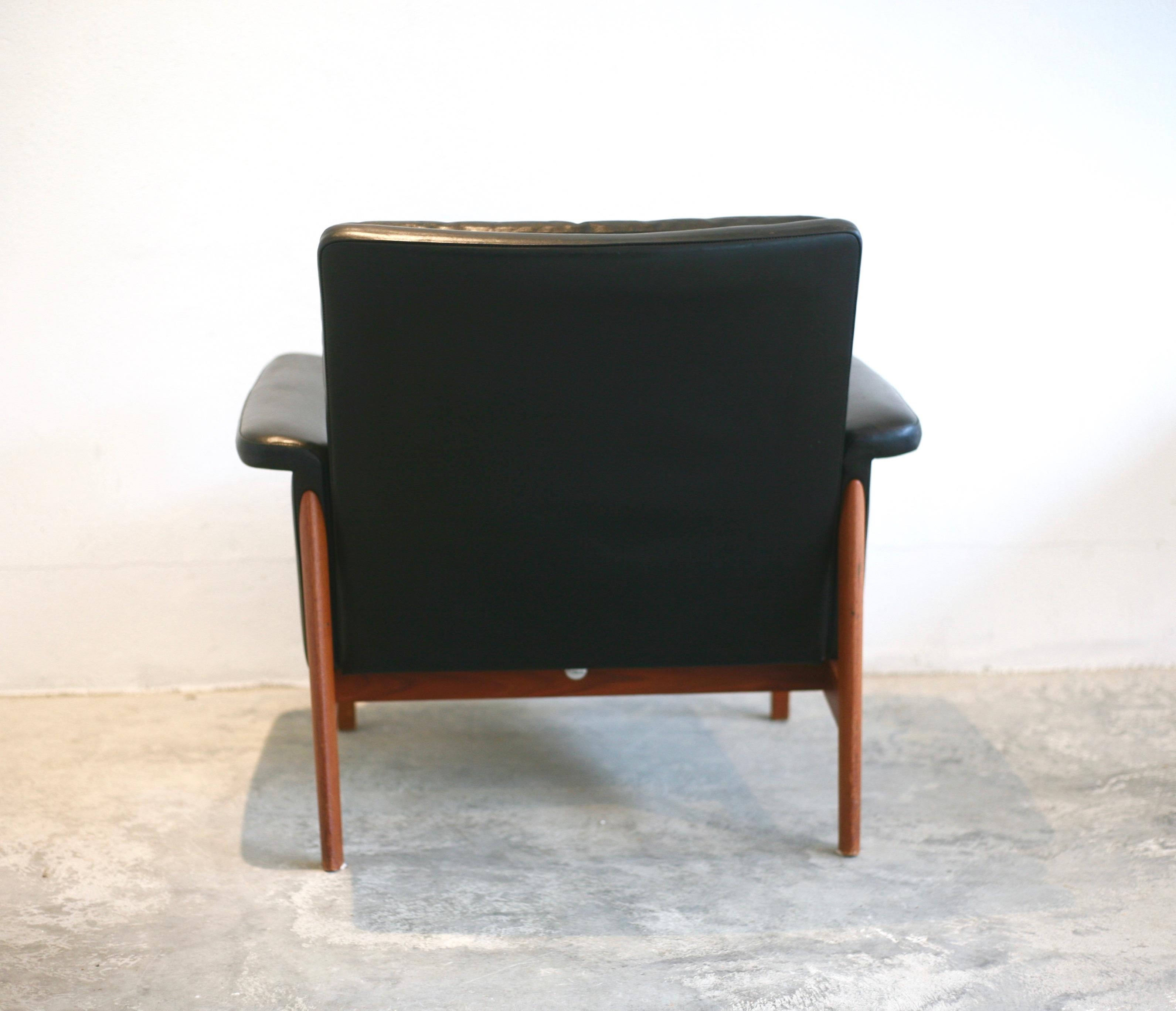 Leather Set of Easy Chairs Finn Juhl Jupiter for France & Son