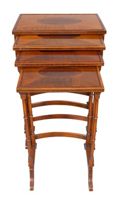 Set di tavoli da quartetto edoardiani in legno di raso e mogano