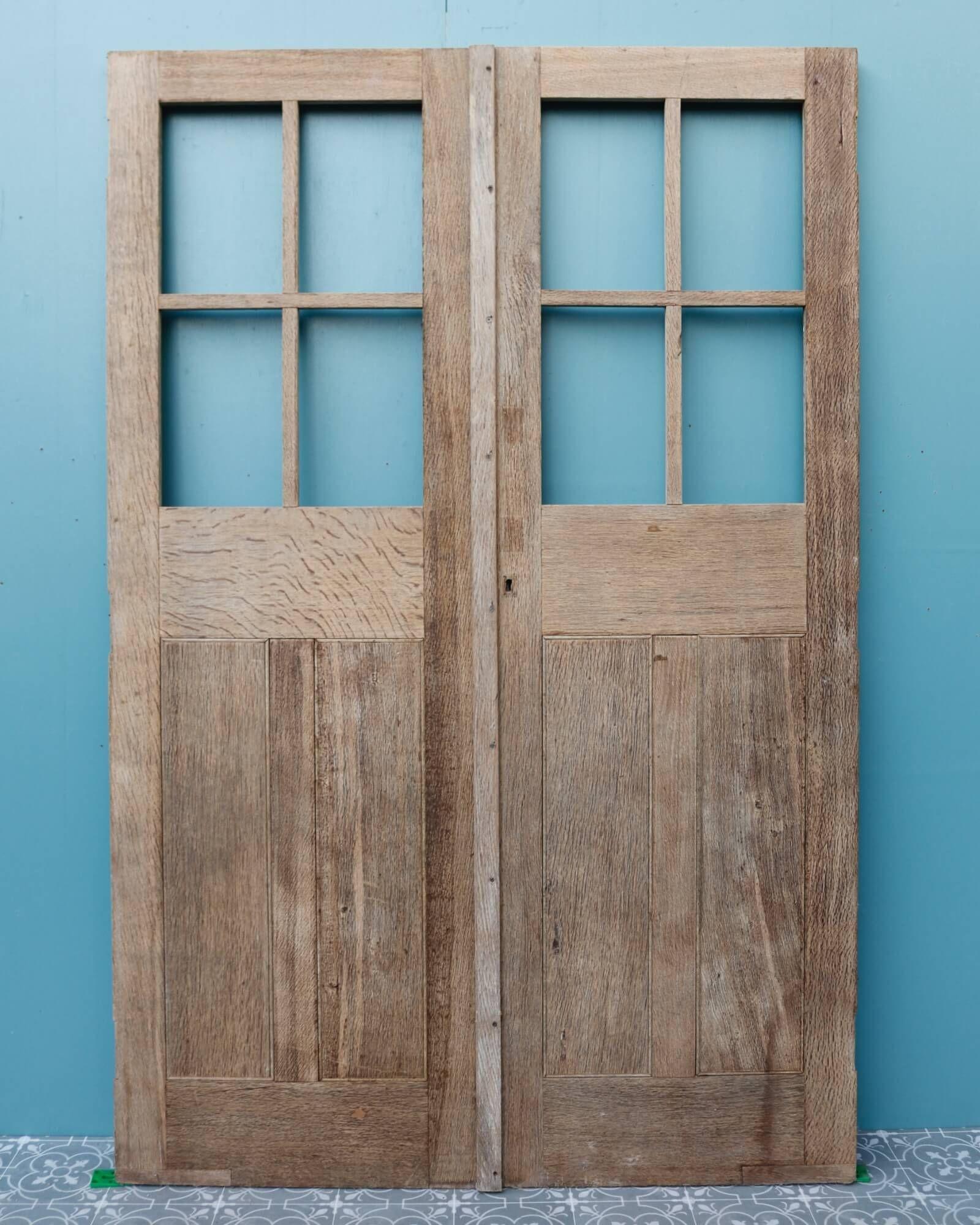 Ensemble de doubles portes en chêne strié de style édouardien pour le vitrage État moyen - En vente à Wormelow, Herefordshire