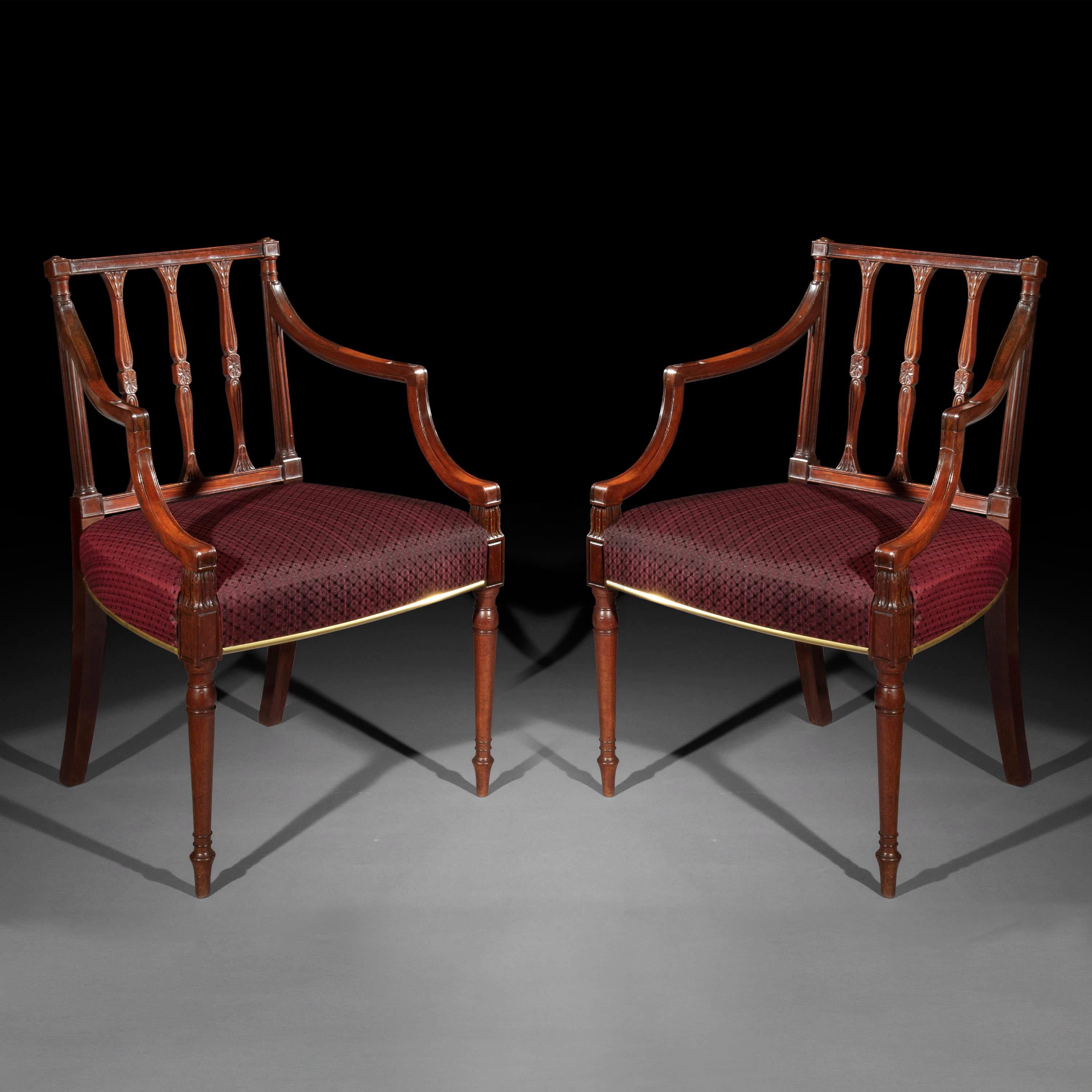Paire de fauteuils géorgiens, fin du 18e siècle Bon état - En vente à Richmond, London