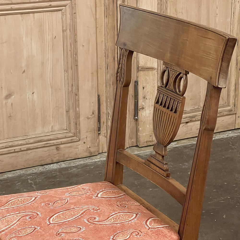 Satz von acht schwedischen gustavianischen neoklassizistischen Esszimmerstühlen aus dem 18. Jahrhundert im Angebot 7
