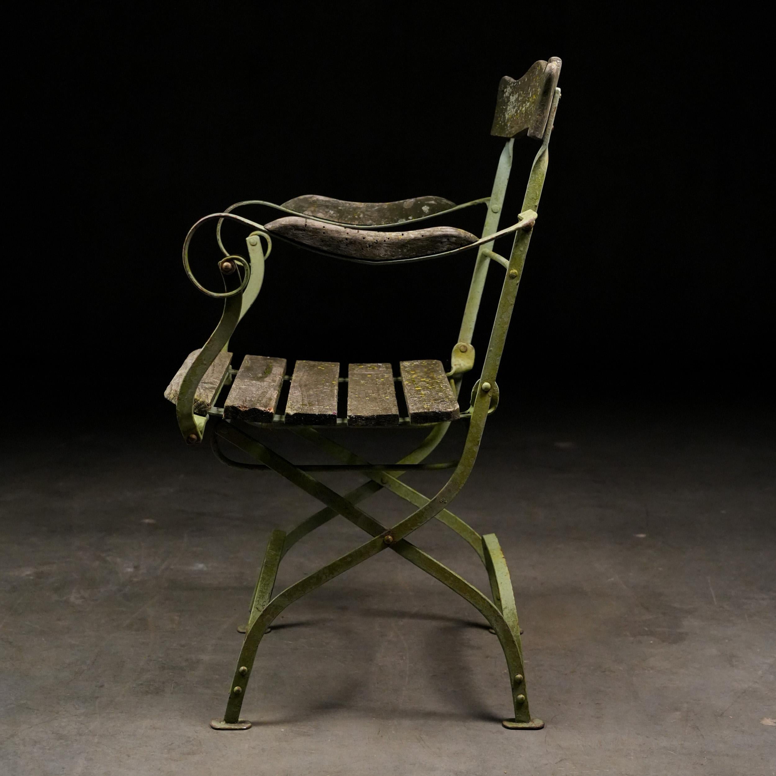 Set di otto sedie da giardino francesi del 1920 In condizioni buone in vendita a Surrey, BC