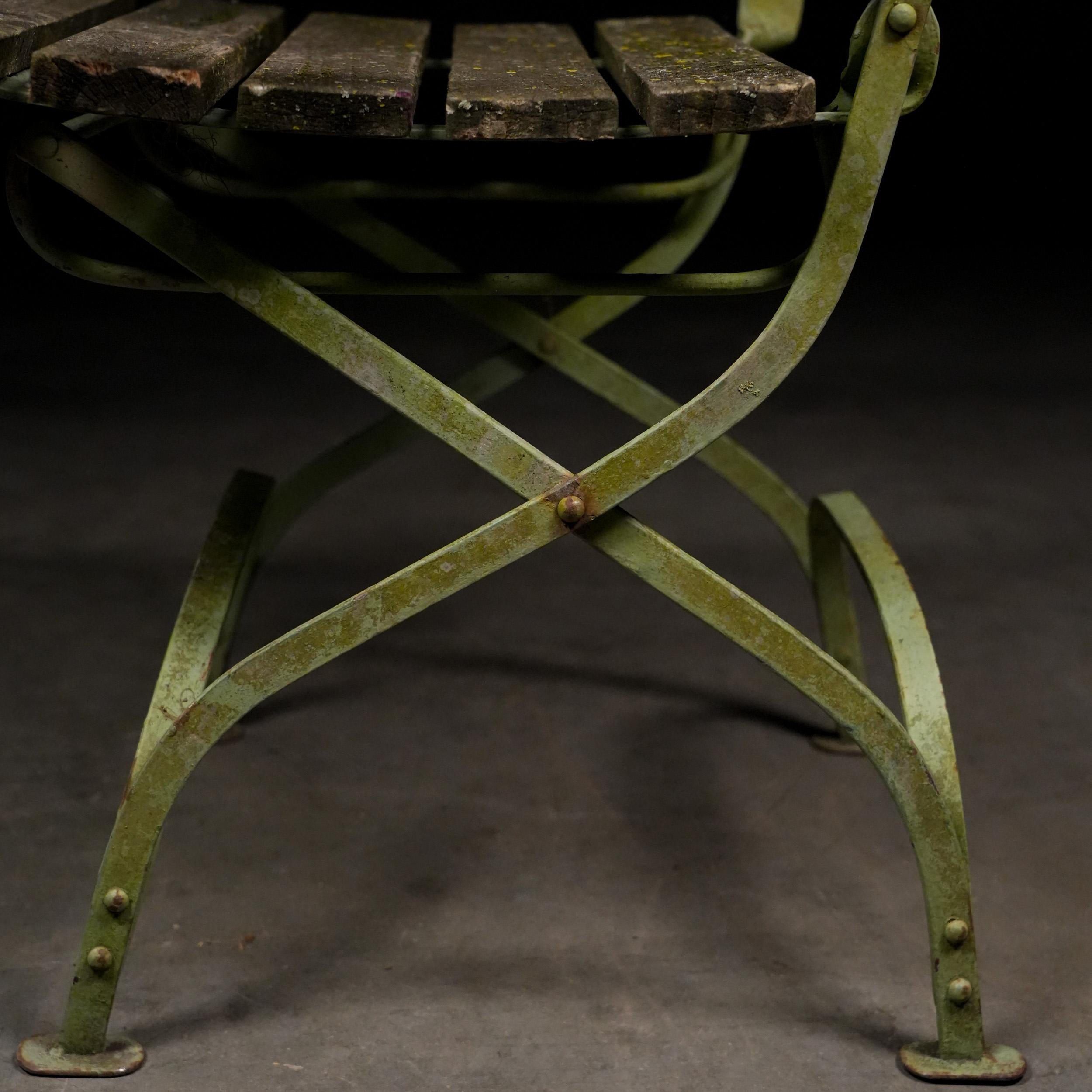 Ferro Set di otto sedie da giardino francesi del 1920 in vendita