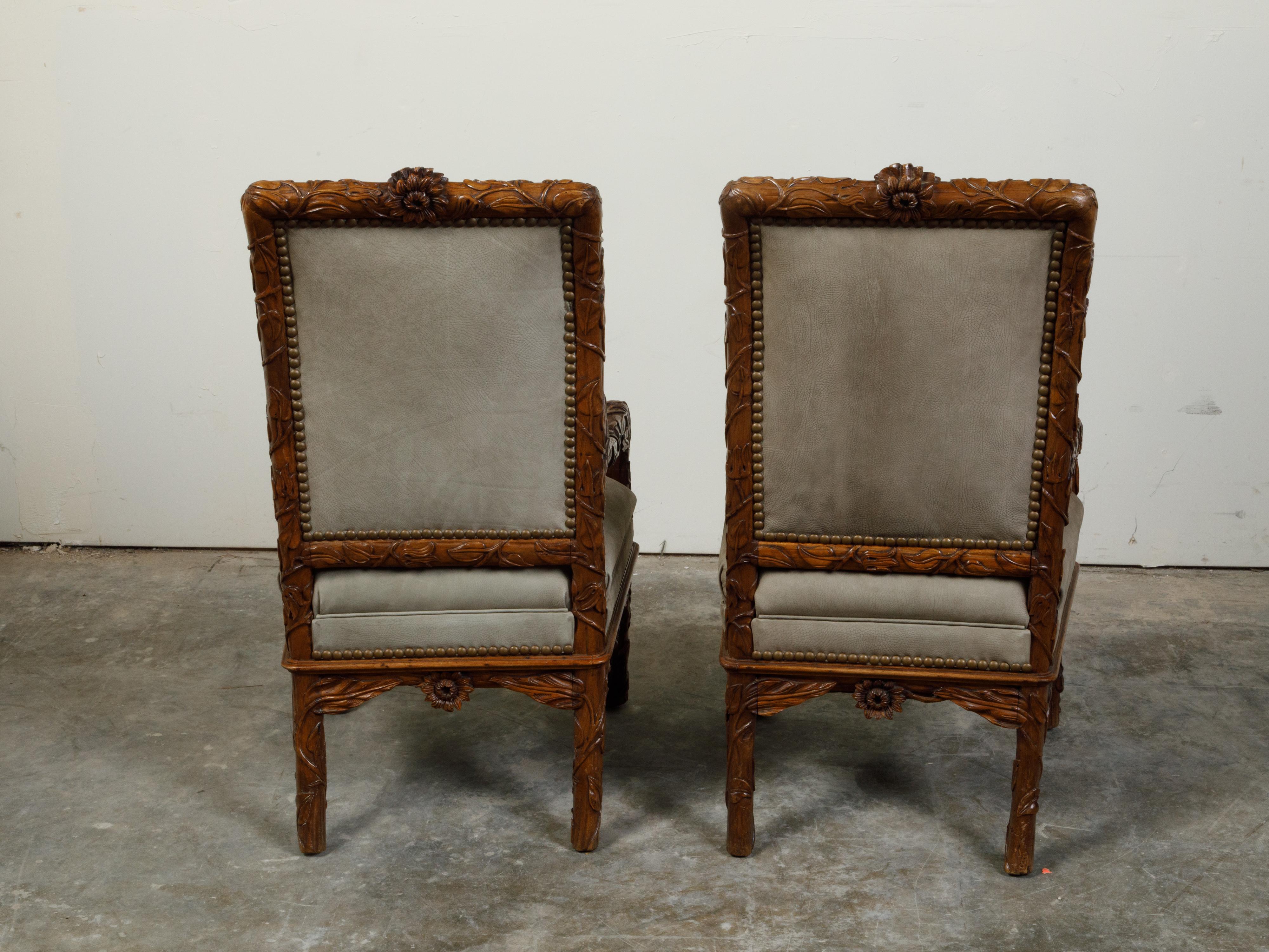 Set of Eight 1920s Black Forest Dining Room Chairs with Hand-Carved Floral Décor For Sale 5