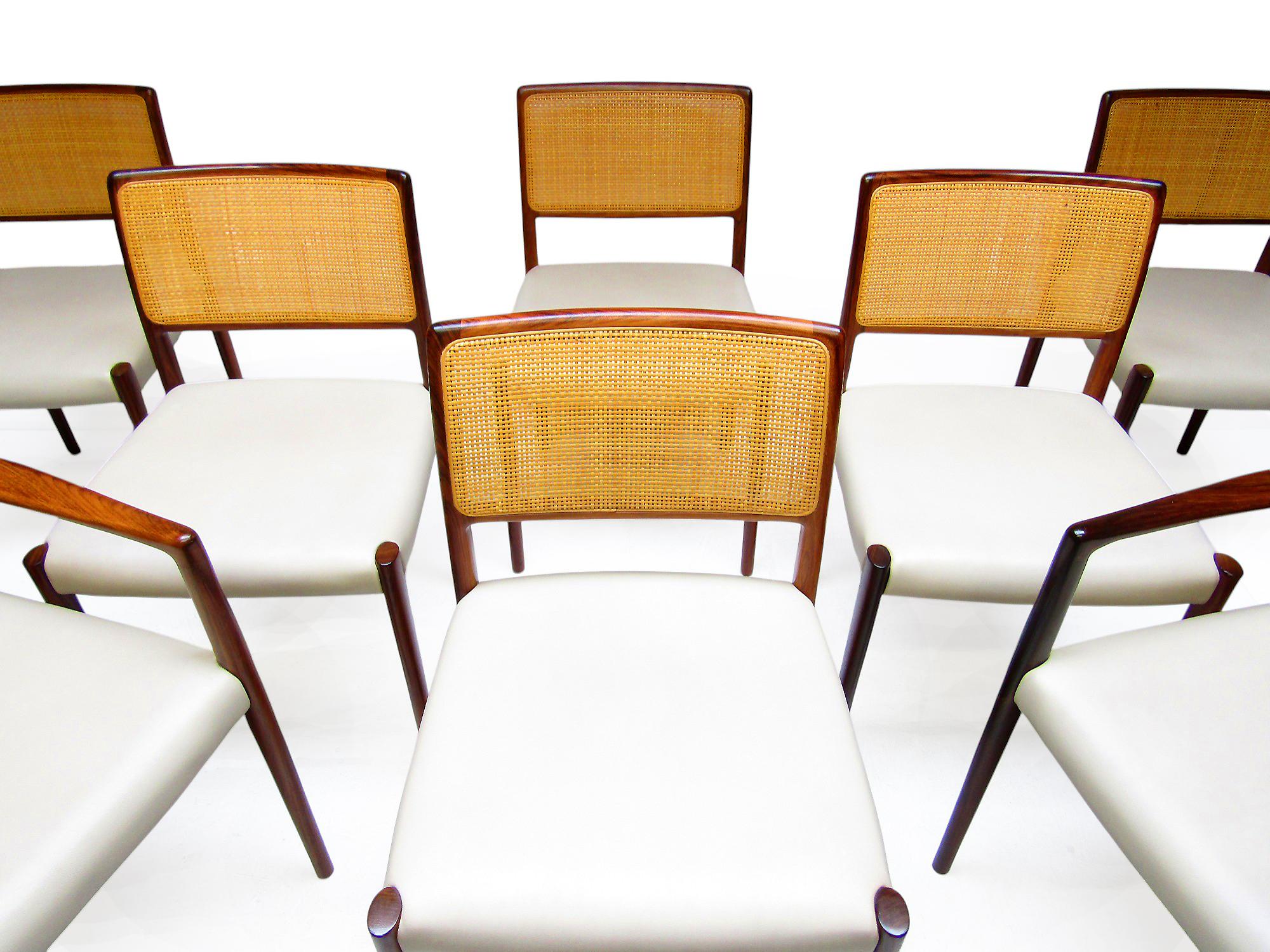 Set Of Eight 1960s Danish Dining Chairs In Rosewood & Rattan By Niels Moller In Good Condition For Sale In Shepperton, Surrey