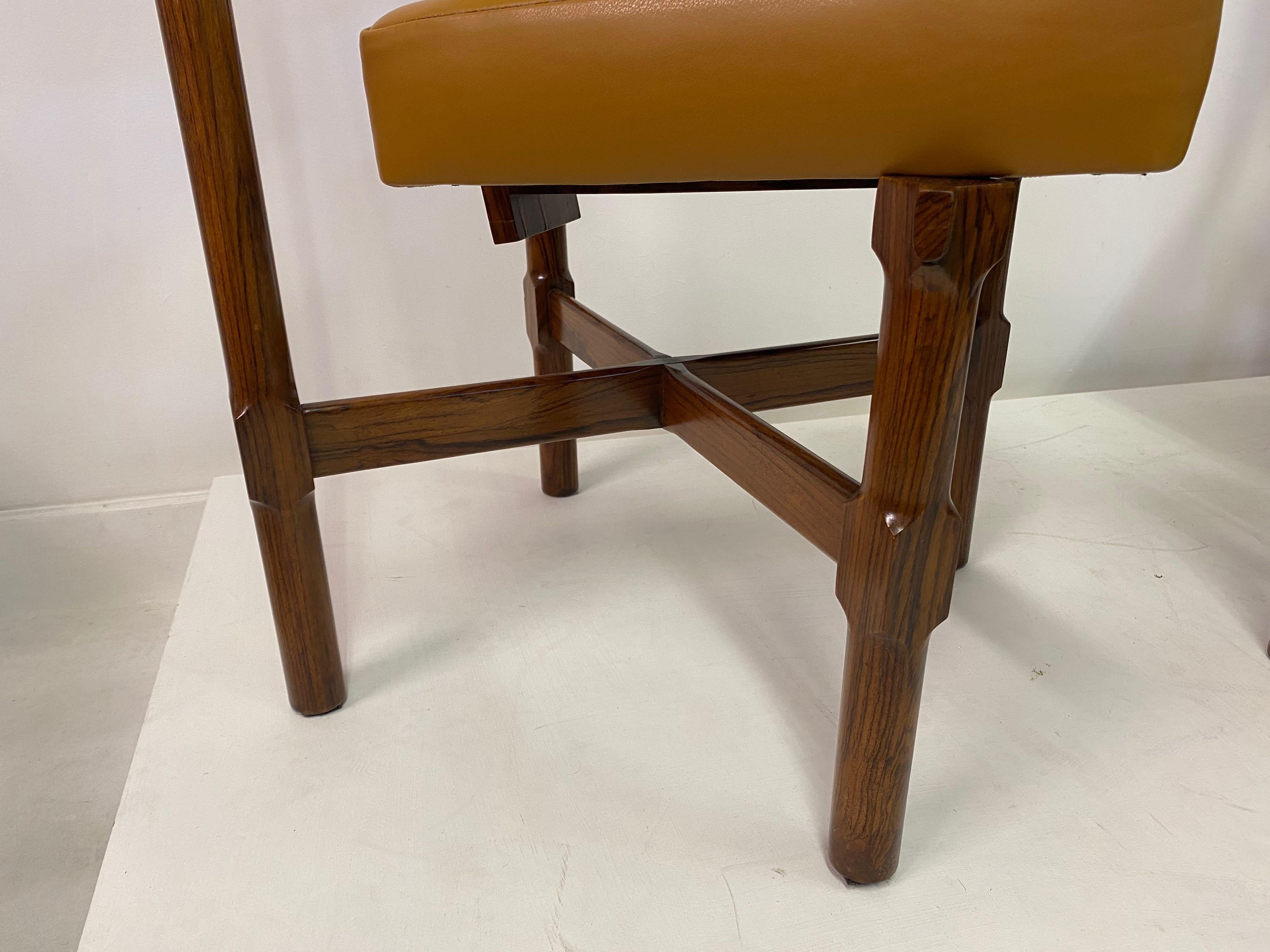 Set of Eight 1960s Italian Iroko and Leather Dining Chairs 4