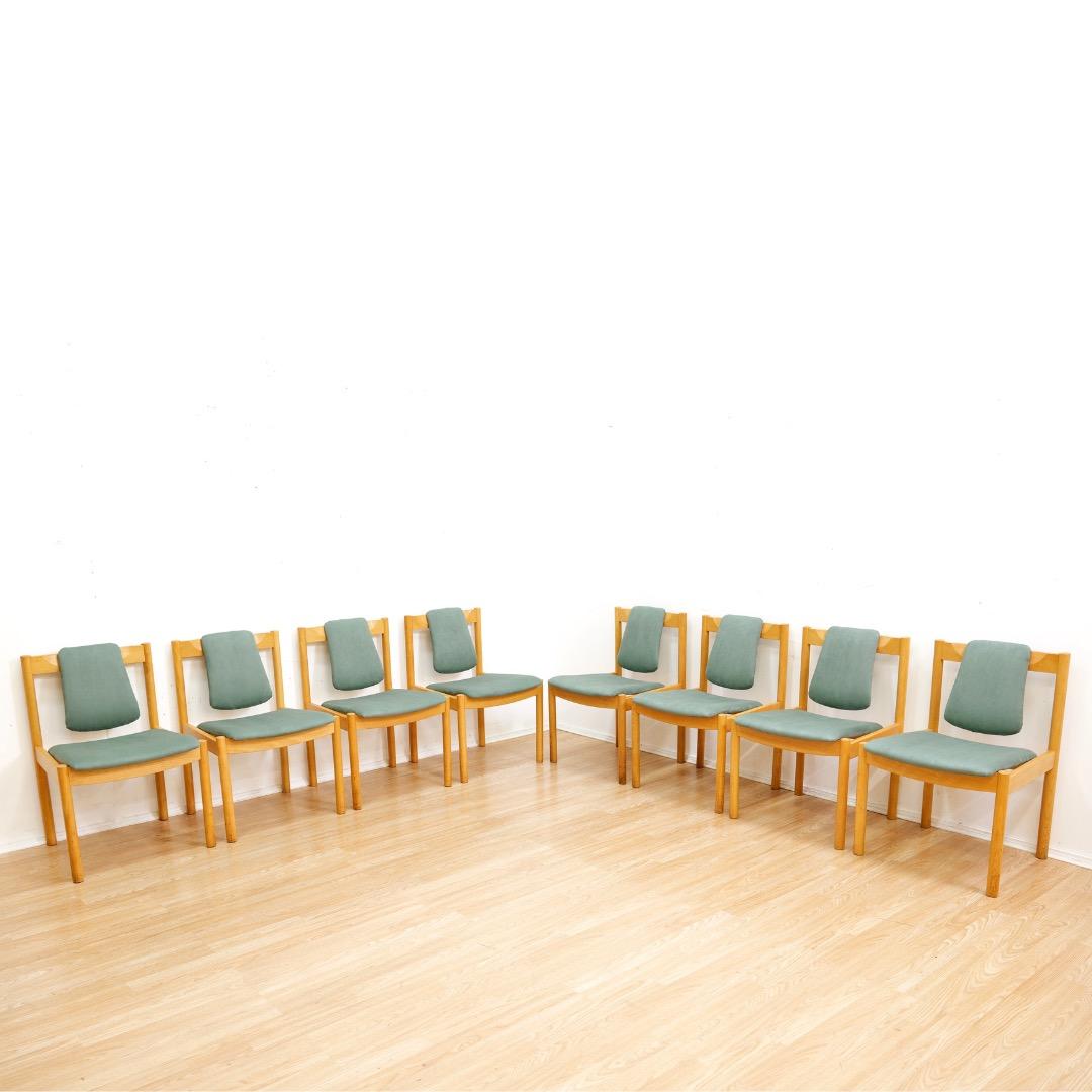 Set of Eight 1980s Post Modern Dining Chairs by Ercol im Zustand „Gut“ im Angebot in Los Angeles, CA