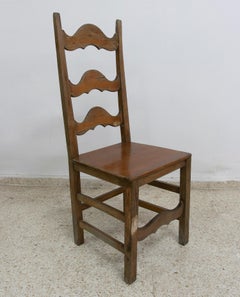 Ensemble de huit chaises flamenco espagnoles traditionnelles en bois des annes 1980