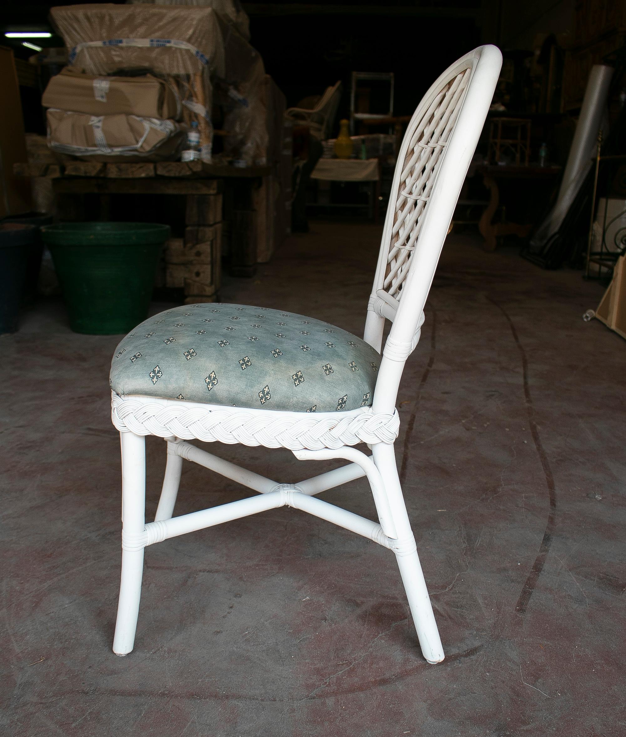 Set of Eight 1980s Spanish Woven Wicker White Chairs In Good Condition For Sale In Marbella, ES