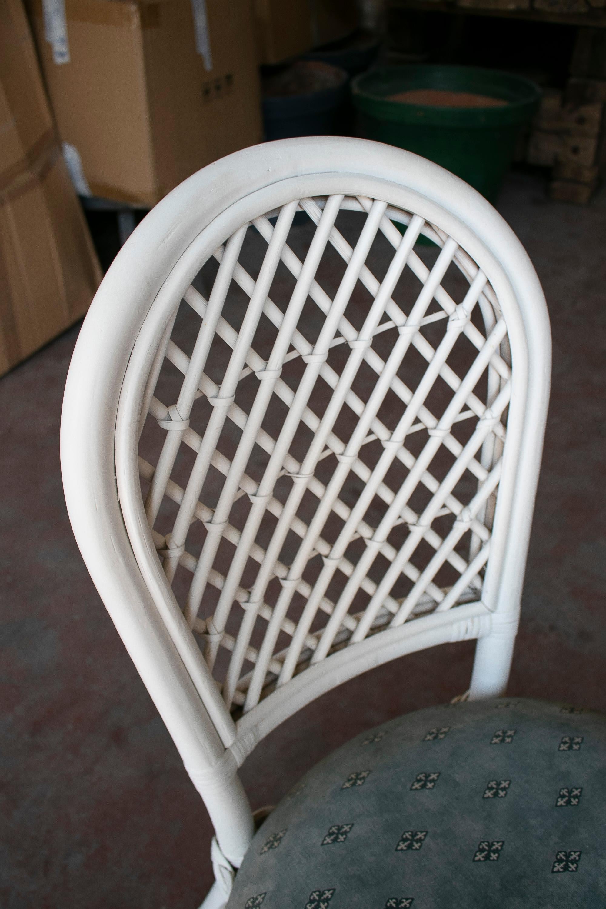 Set of Eight 1980s Spanish Woven Wicker White Chairs For Sale 4