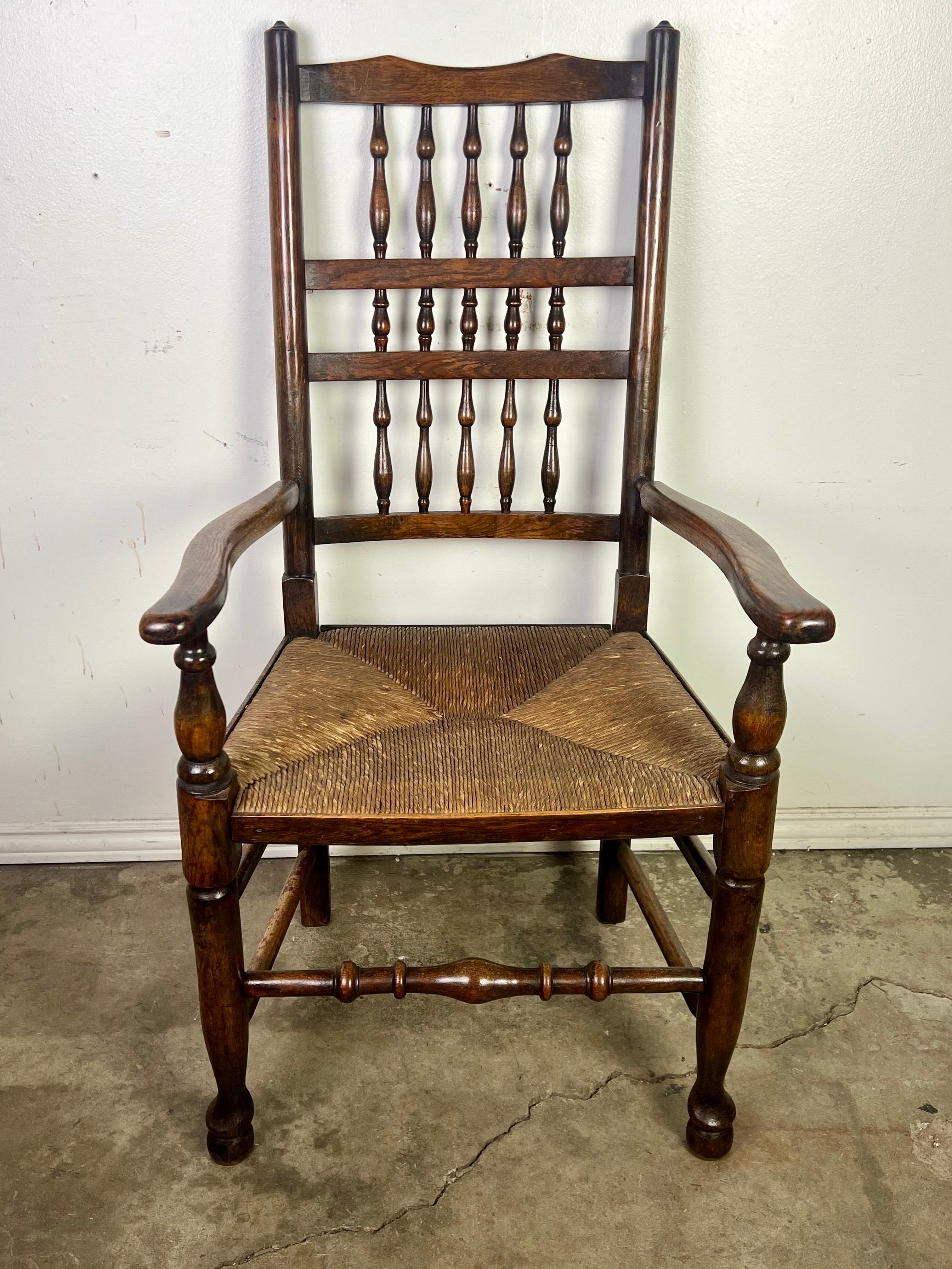 Set of Eight 19th C. English Country Dining Chairs (Ensemble de huit chaises de salle à manger anglaises du 19ème siècle) en vente 6