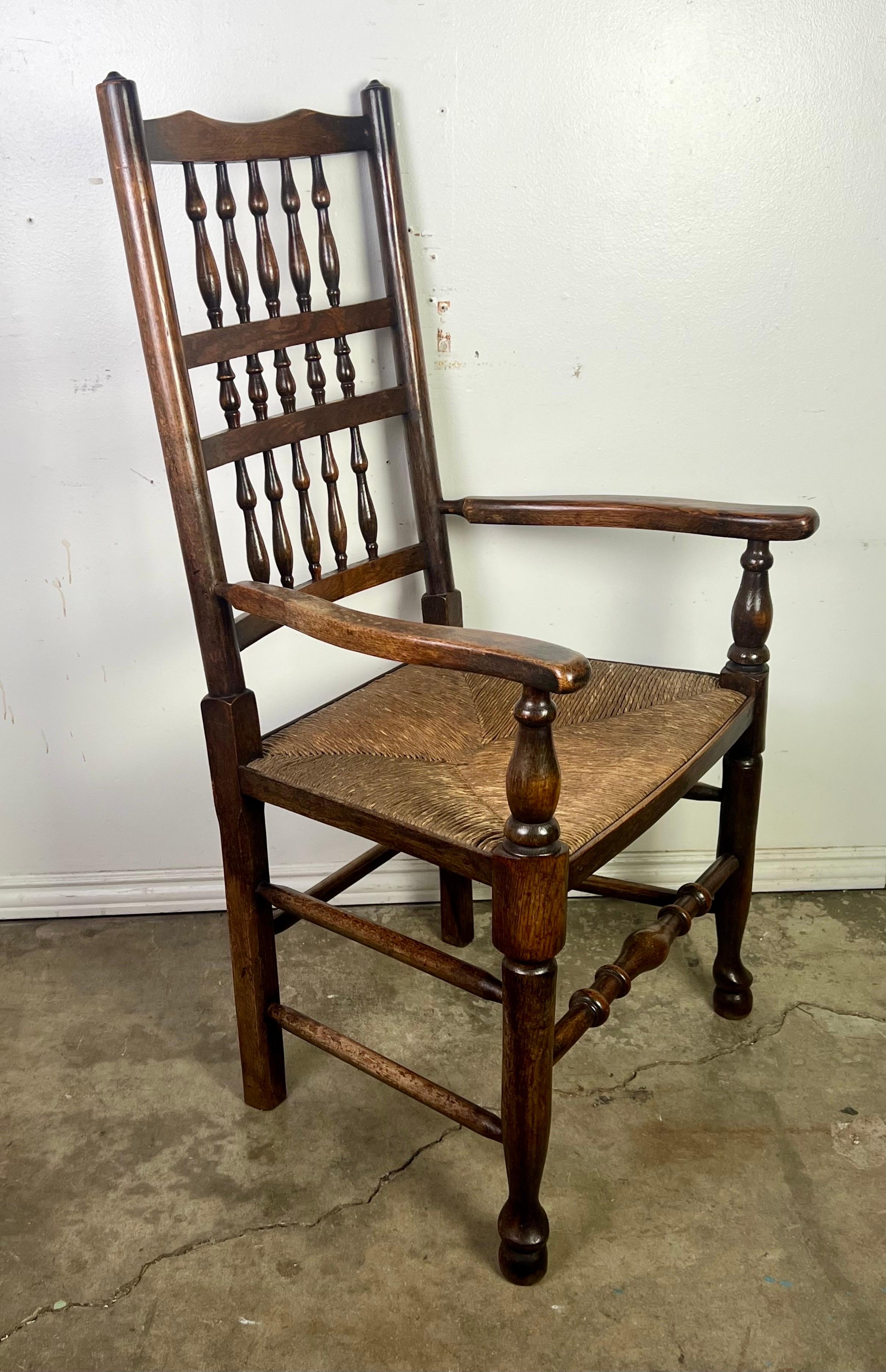 Set of Eight 19th C. English Country Dining Chairs (Ensemble de huit chaises de salle à manger anglaises du 19ème siècle) en vente 7
