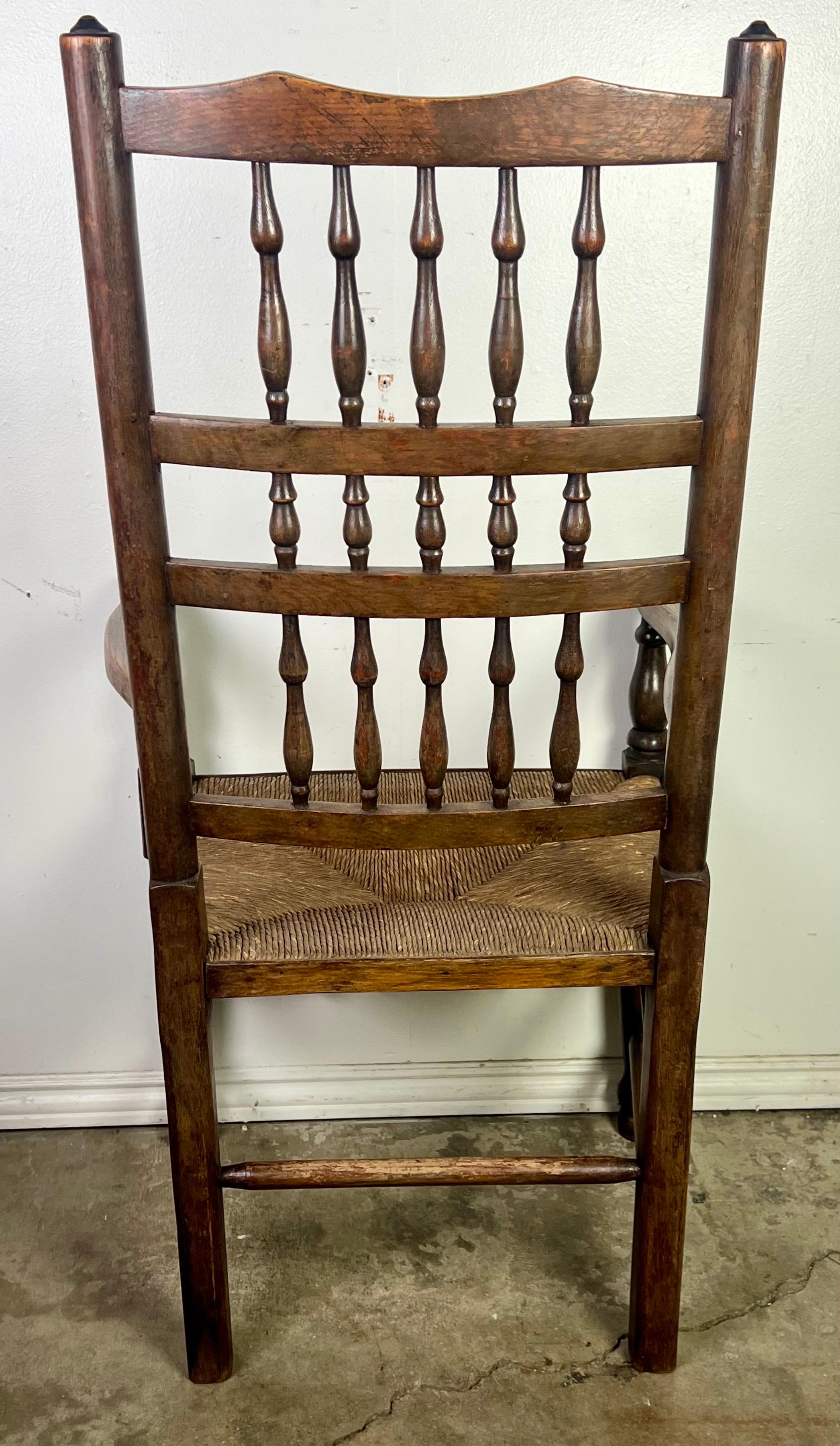 Set of Eight 19th C. English Country Dining Chairs (Ensemble de huit chaises de salle à manger anglaises du 19ème siècle) en vente 9