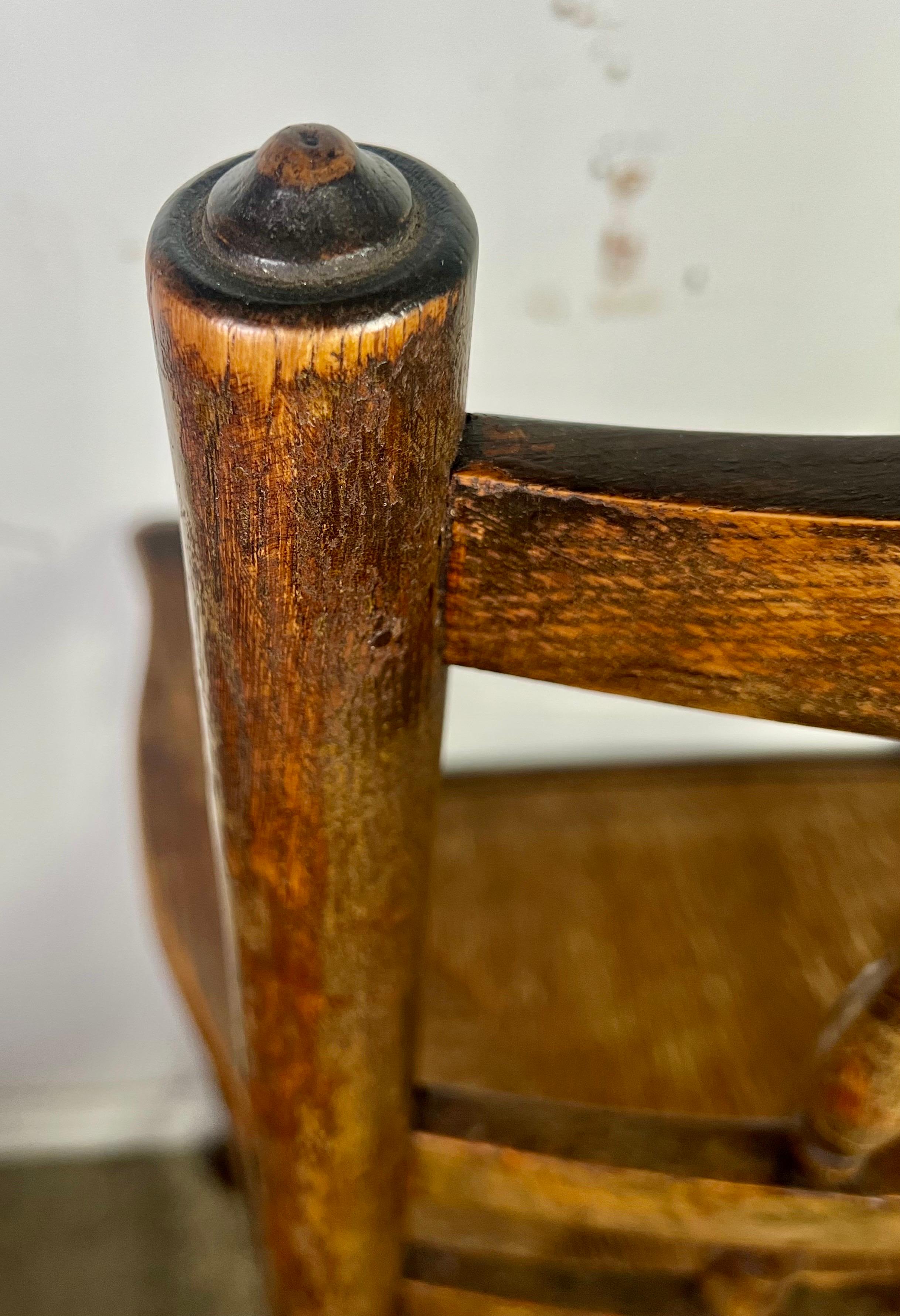 Set of Eight 19th C. English Country Dining Chairs (Ensemble de huit chaises de salle à manger anglaises du 19ème siècle) en vente 11