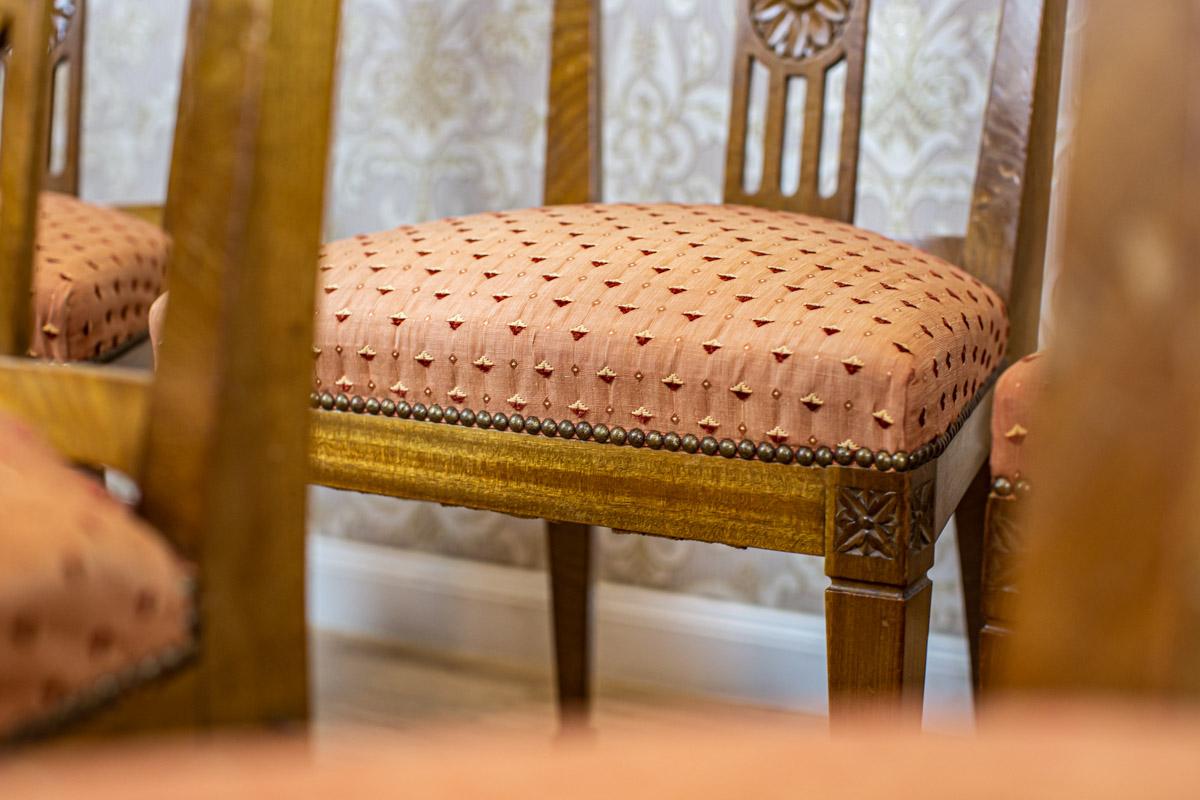 Ensemble de huit chaises Empire en frêne du XIXe siècle avec tapisserie rose saumon en vente 11