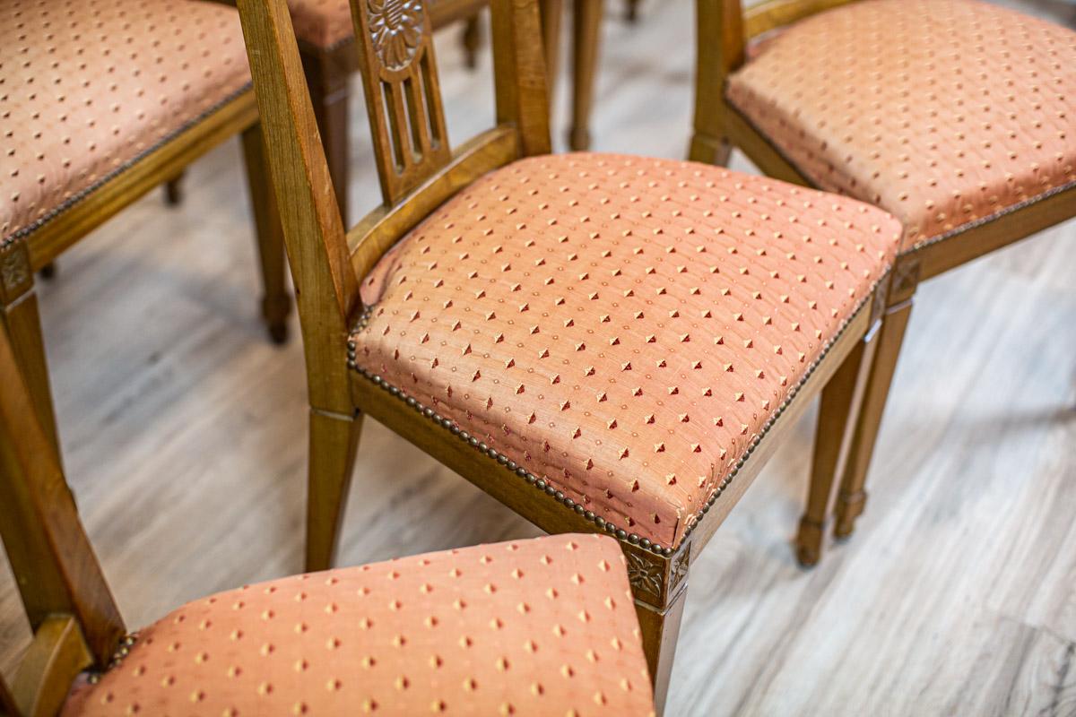 Ensemble de huit chaises Empire en frêne du XIXe siècle avec tapisserie rose saumon en vente 13