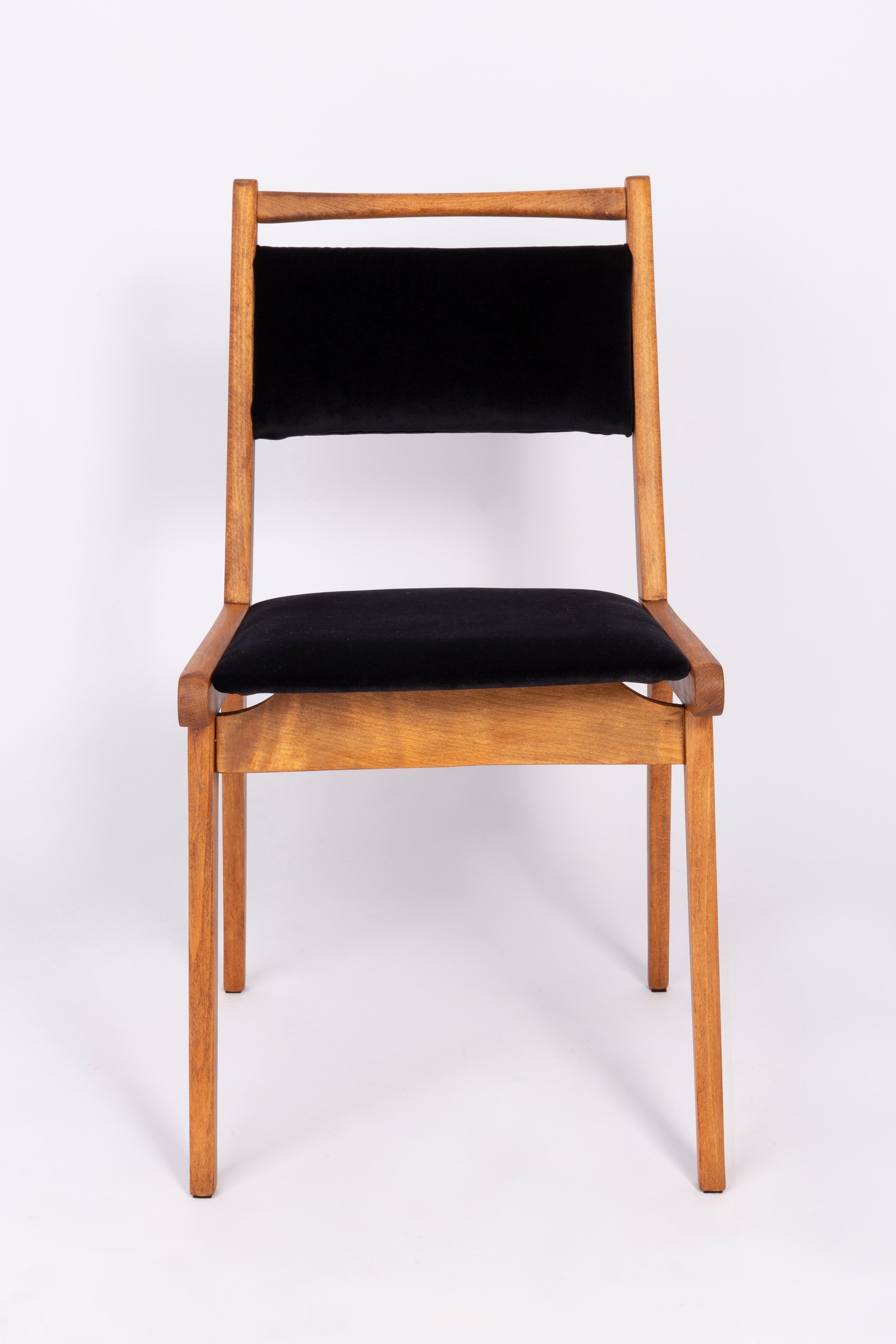 Set of Eight 20th Century Black Velvet Chairs, Poland, 1960s For Sale 4
