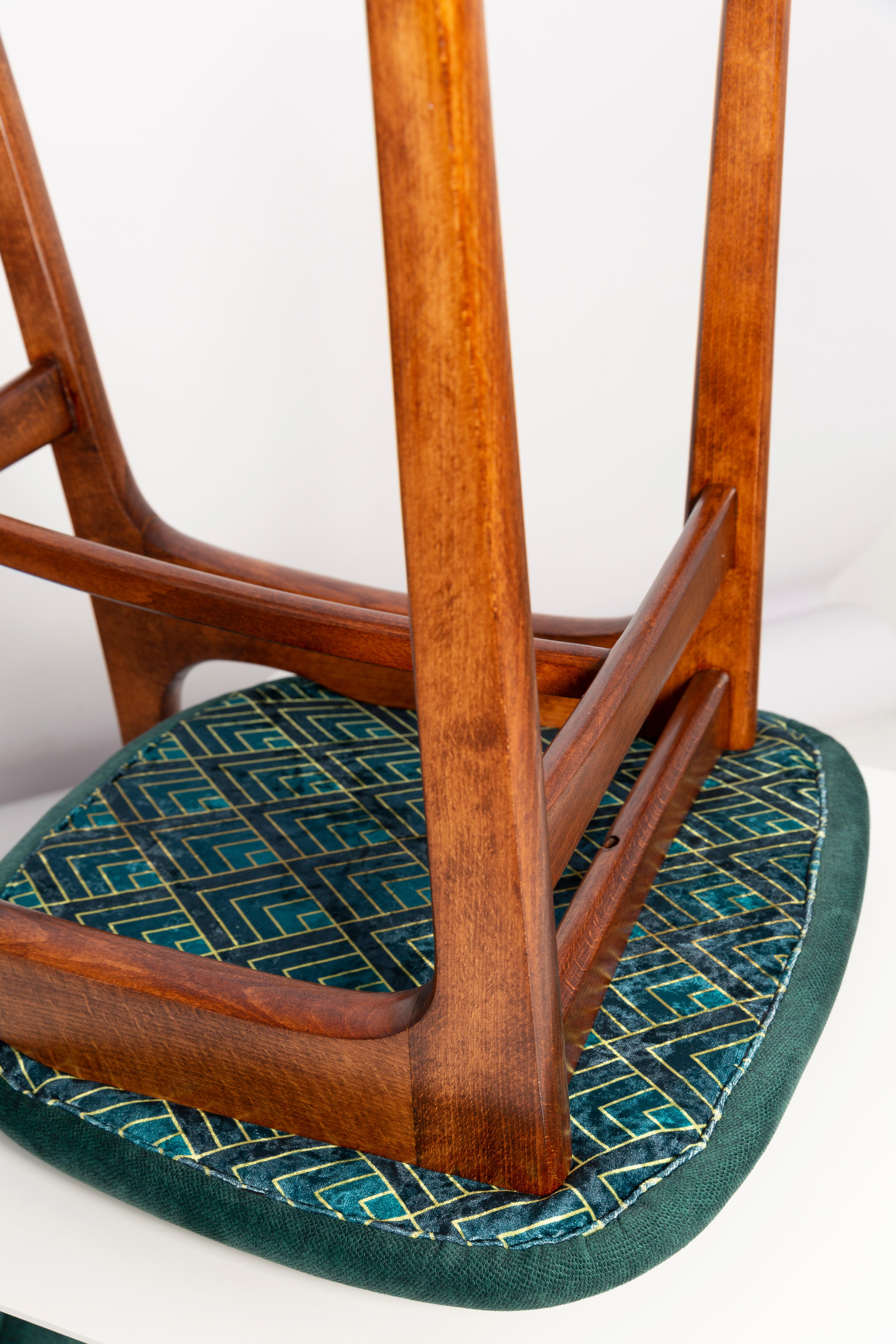 Set of Eight 20th Century Dark Green Rajmund Halas Chairs, Poland, 1960s For Sale 10