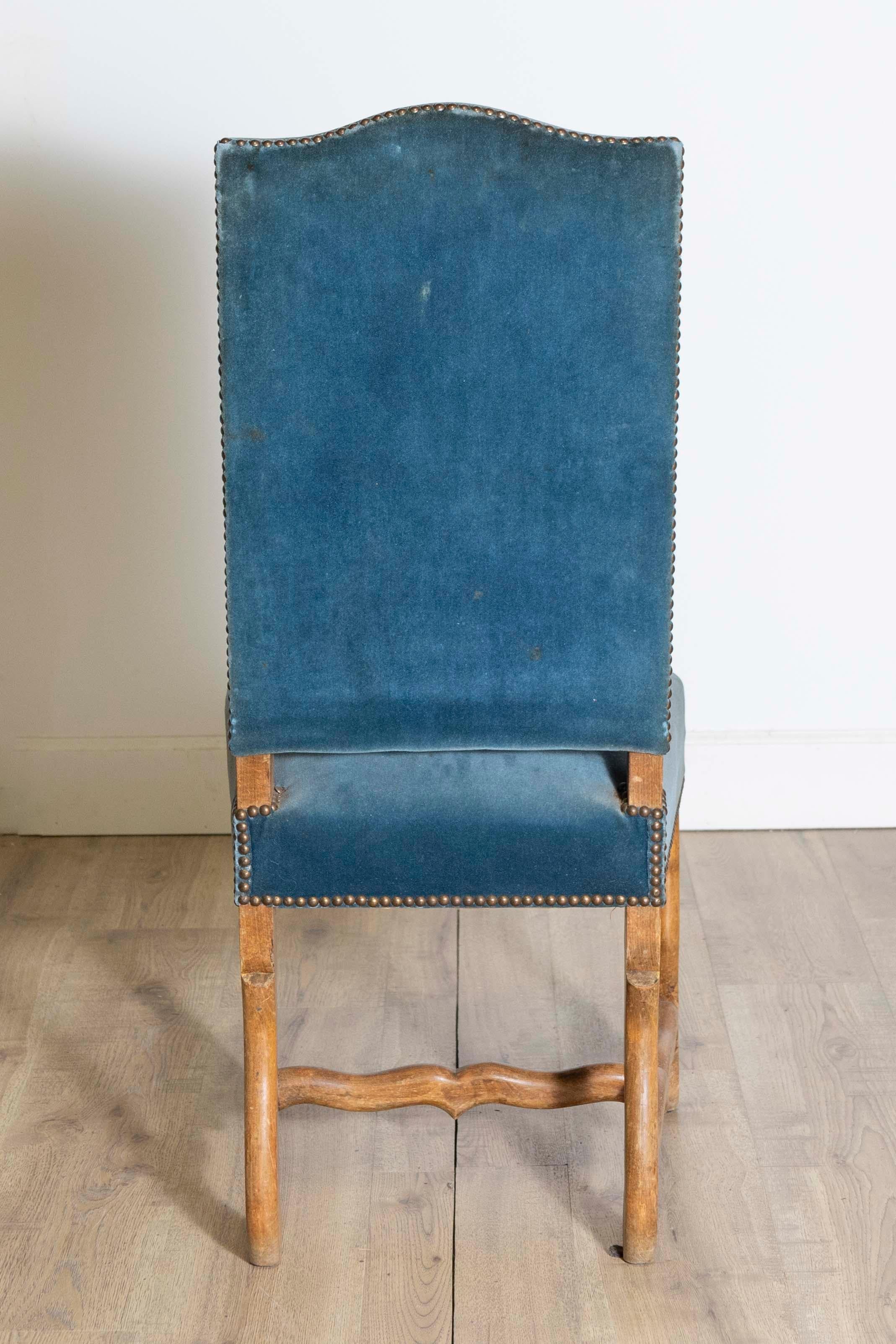 Tissu d'ameublement Ensemble de huit chaises d'appoint à pattes de mouton du 20e siècle français en vente