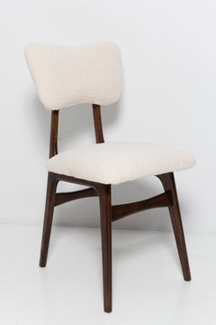 Set di otto sedie a farfalla in bouclé crema chiaro del XX secolo, Europa, anni '60